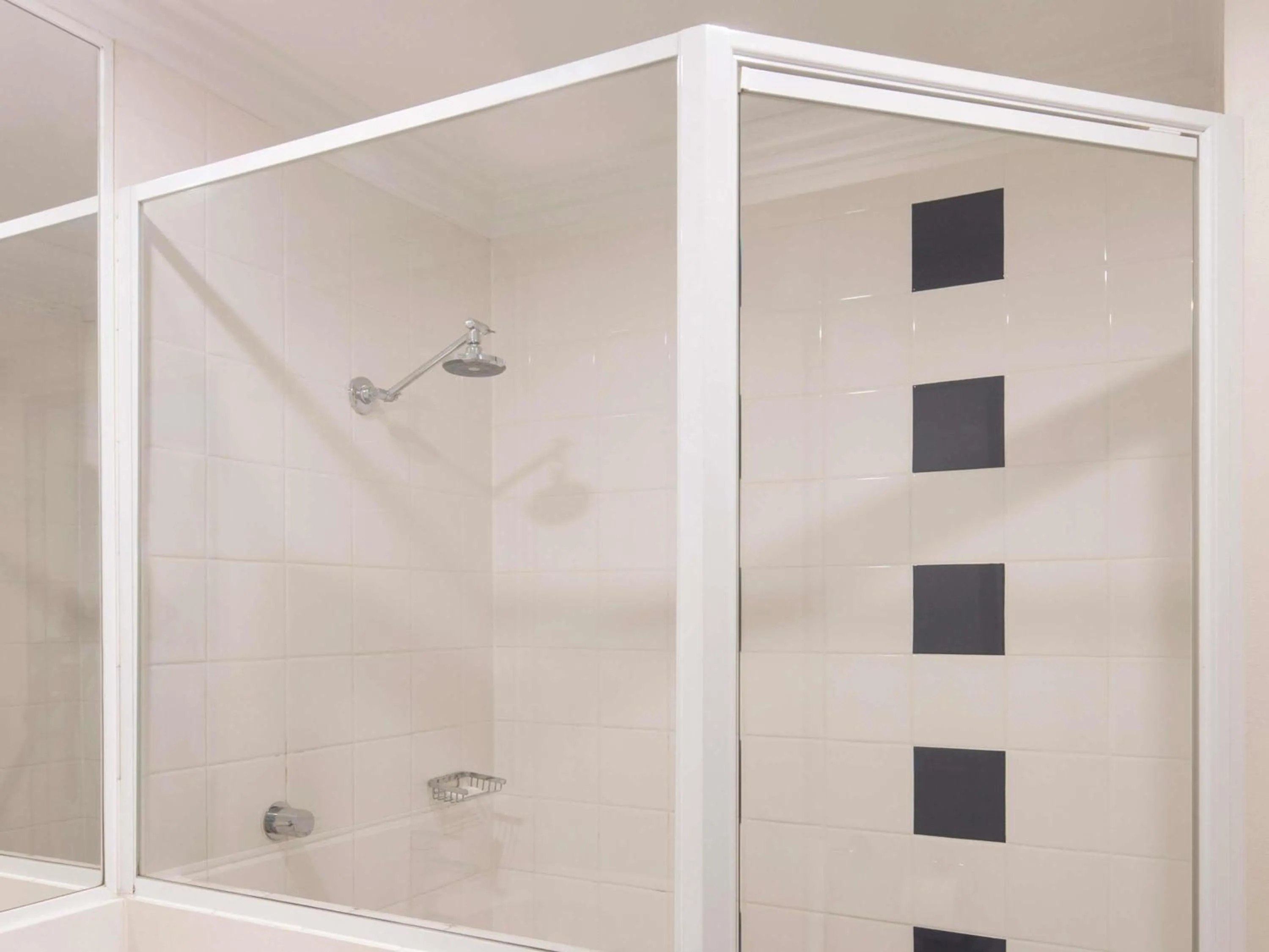 Bedroom in Mercure Sydney Blacktown