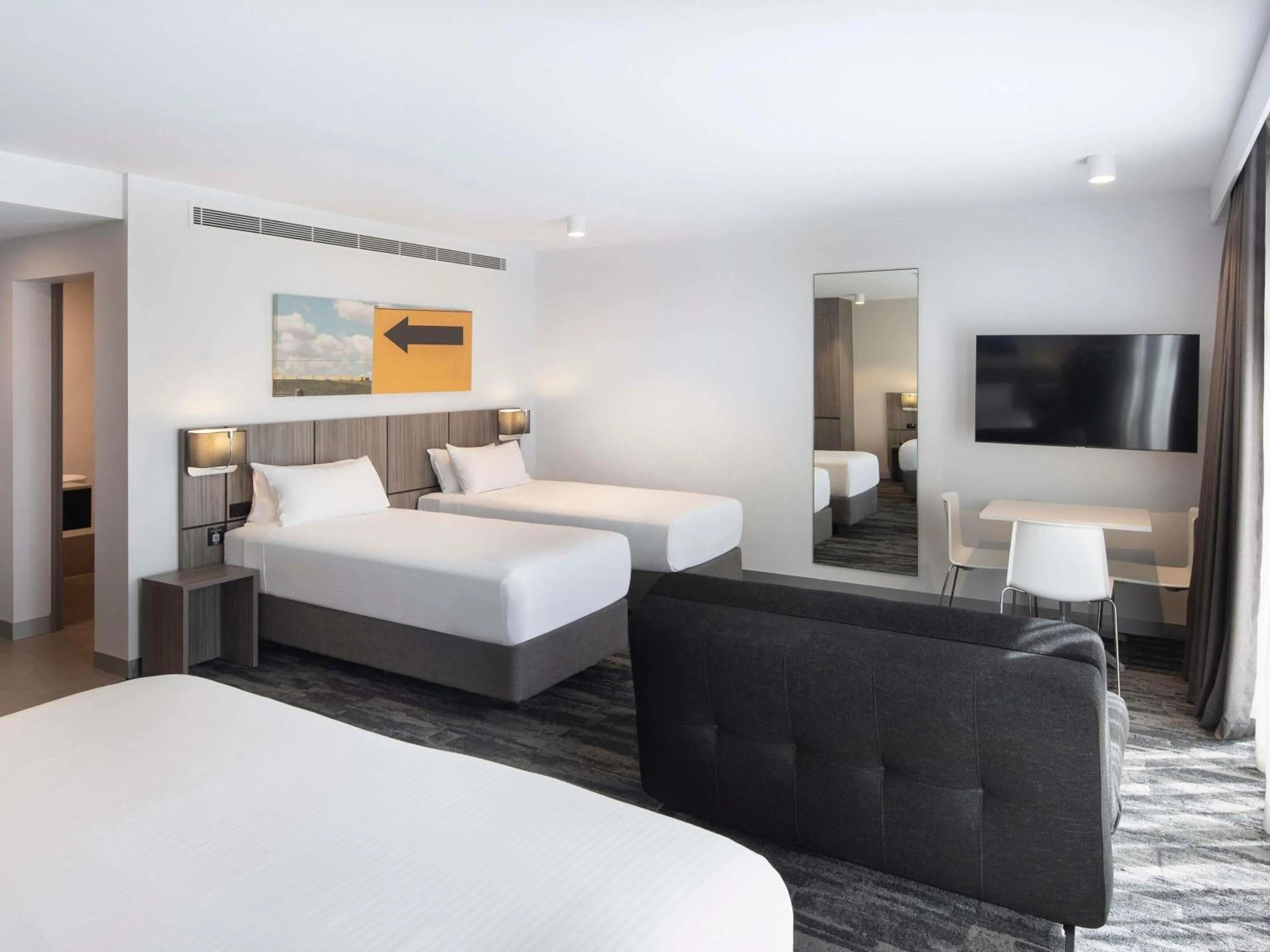 Bedroom, Bed in Mercure Sydney Blacktown