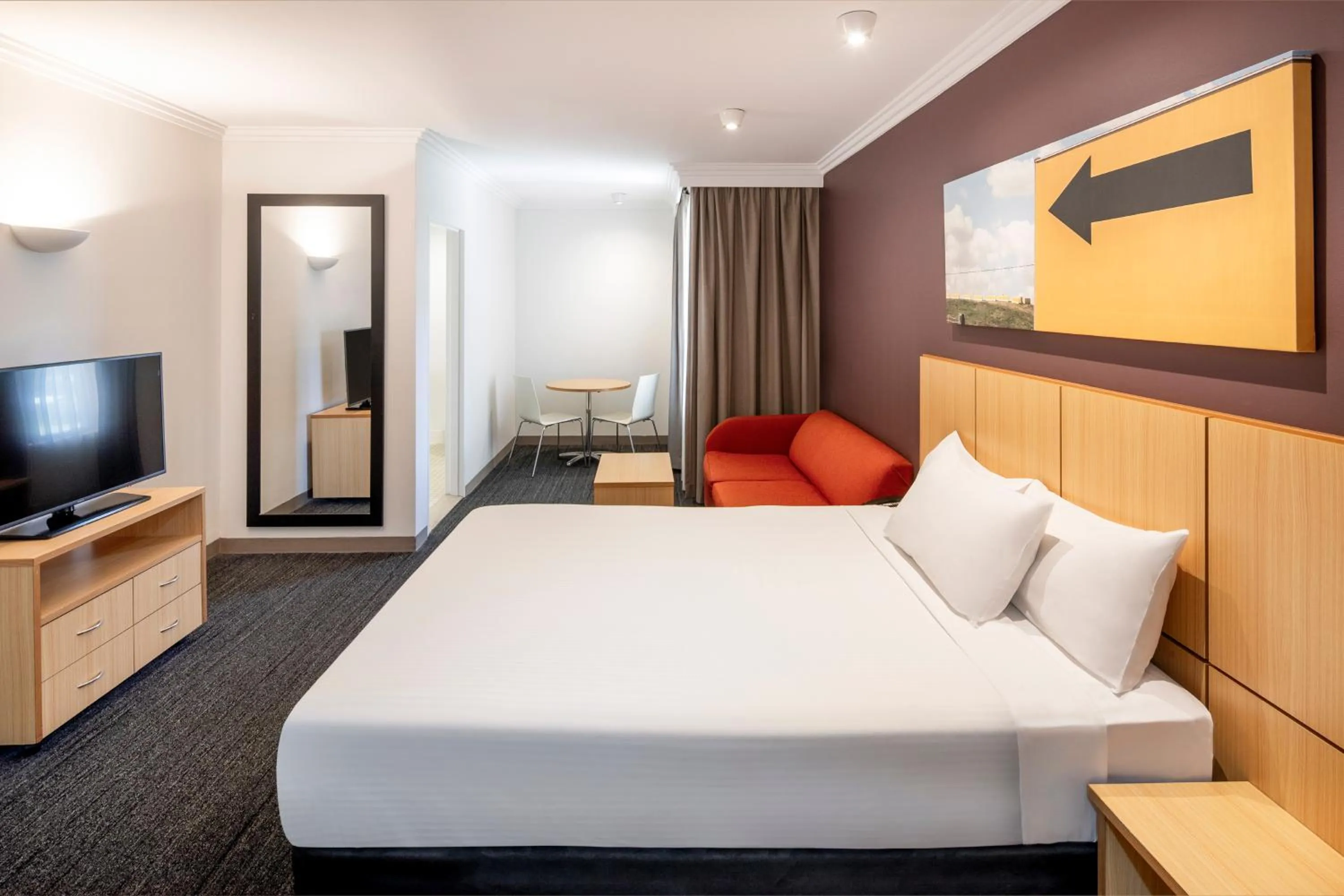 Bedroom, Bed in Mercure Sydney Blacktown