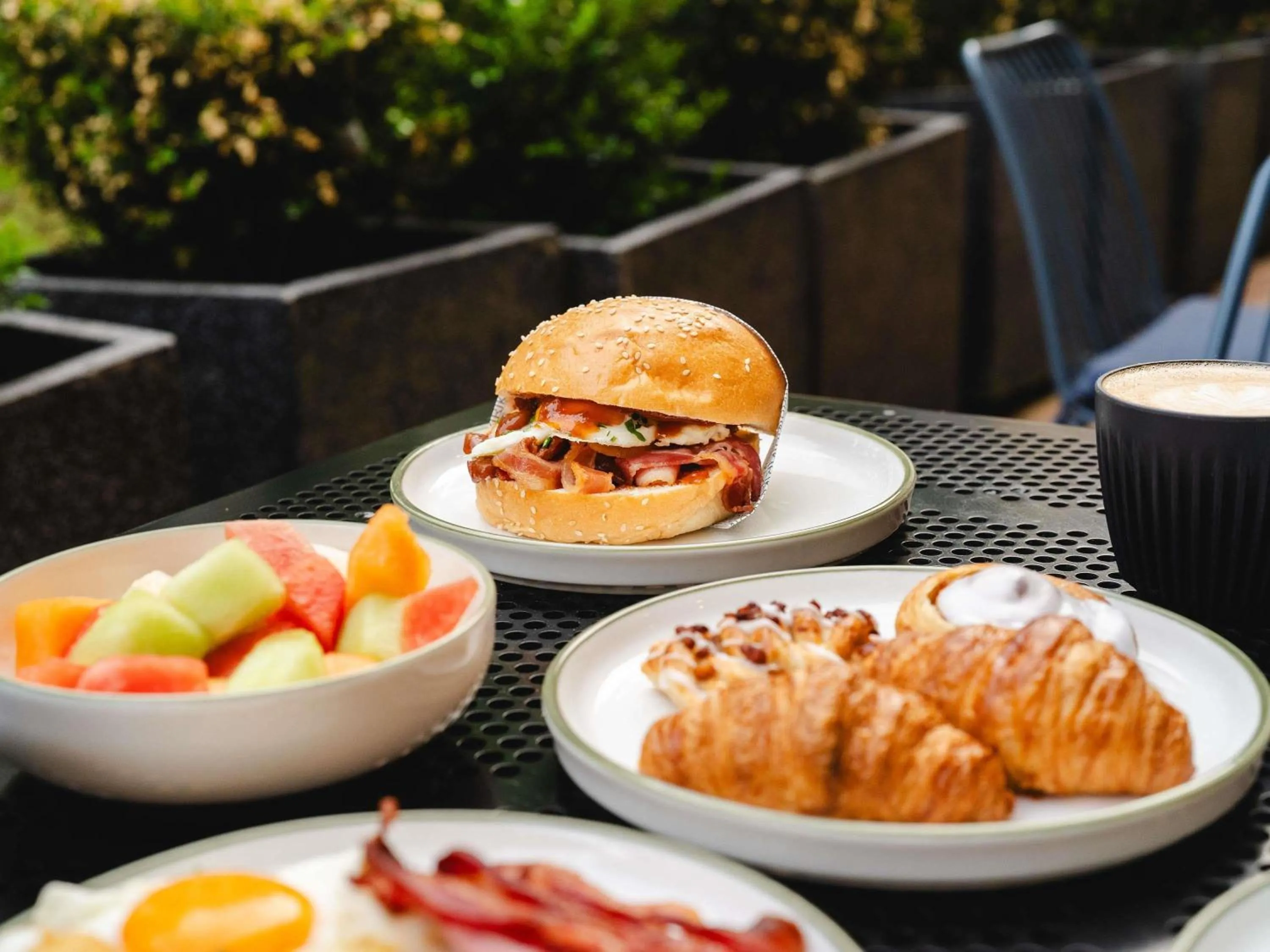 Restaurant/places to eat in Mercure Sydney Blacktown