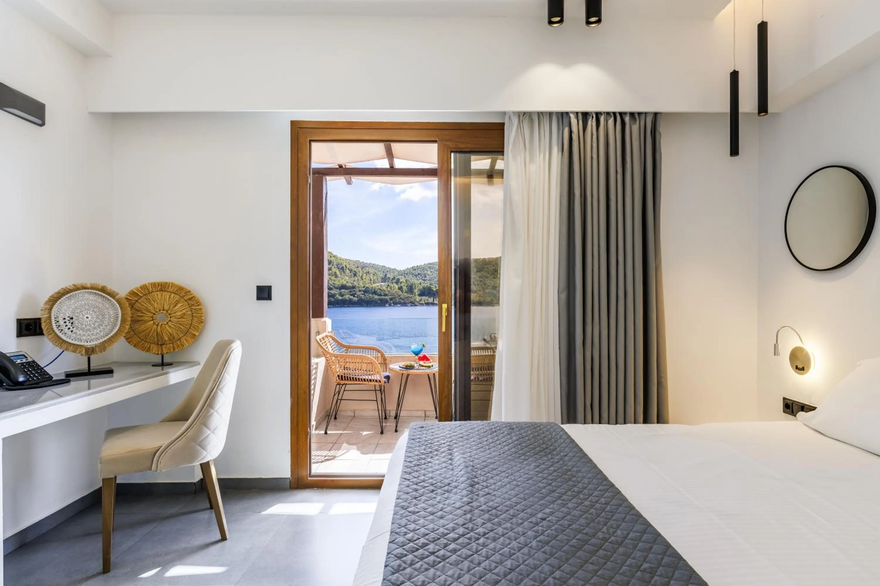 Photo of the whole room, Bed in Blue Green Bay