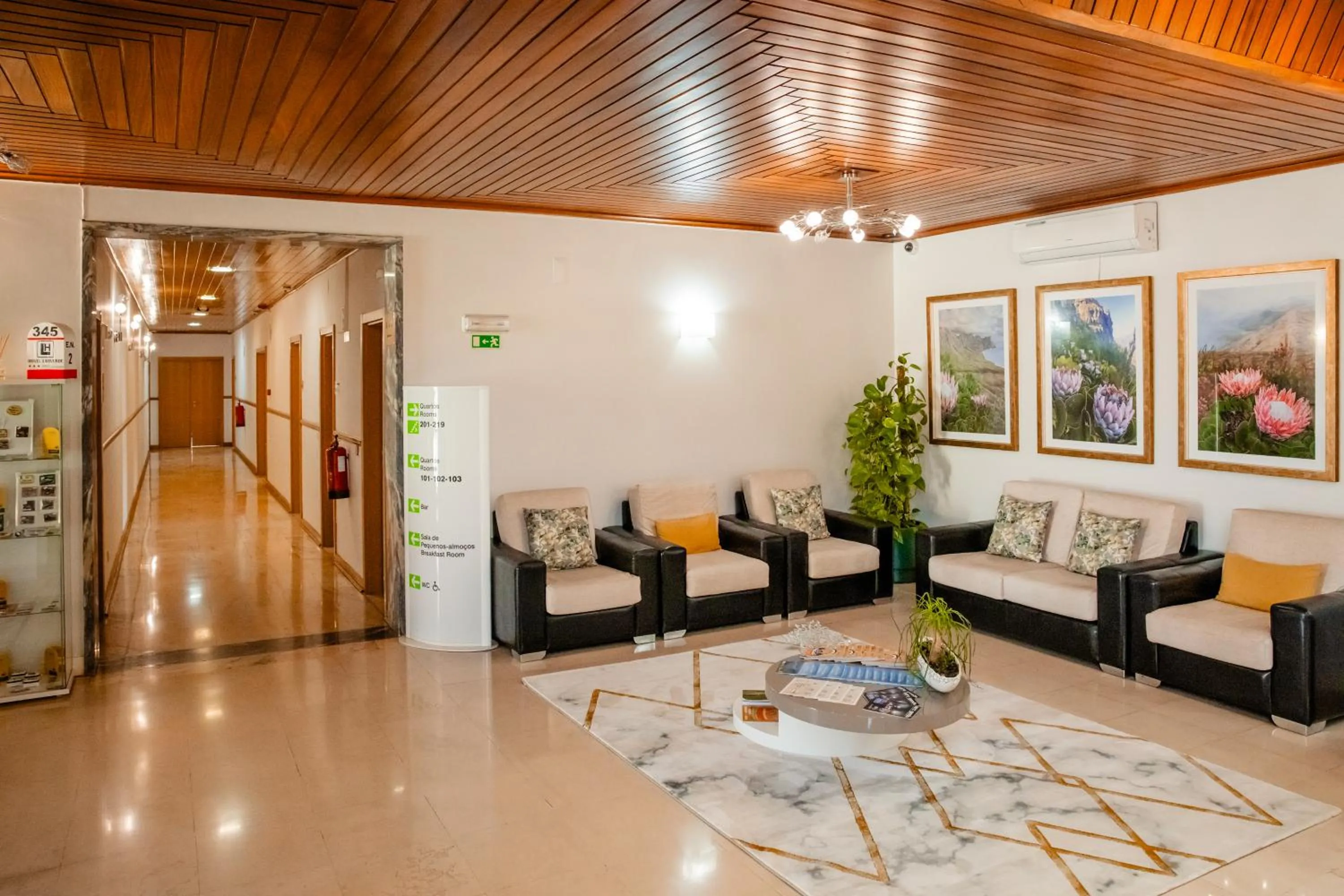 Living room in Hotel Larverde