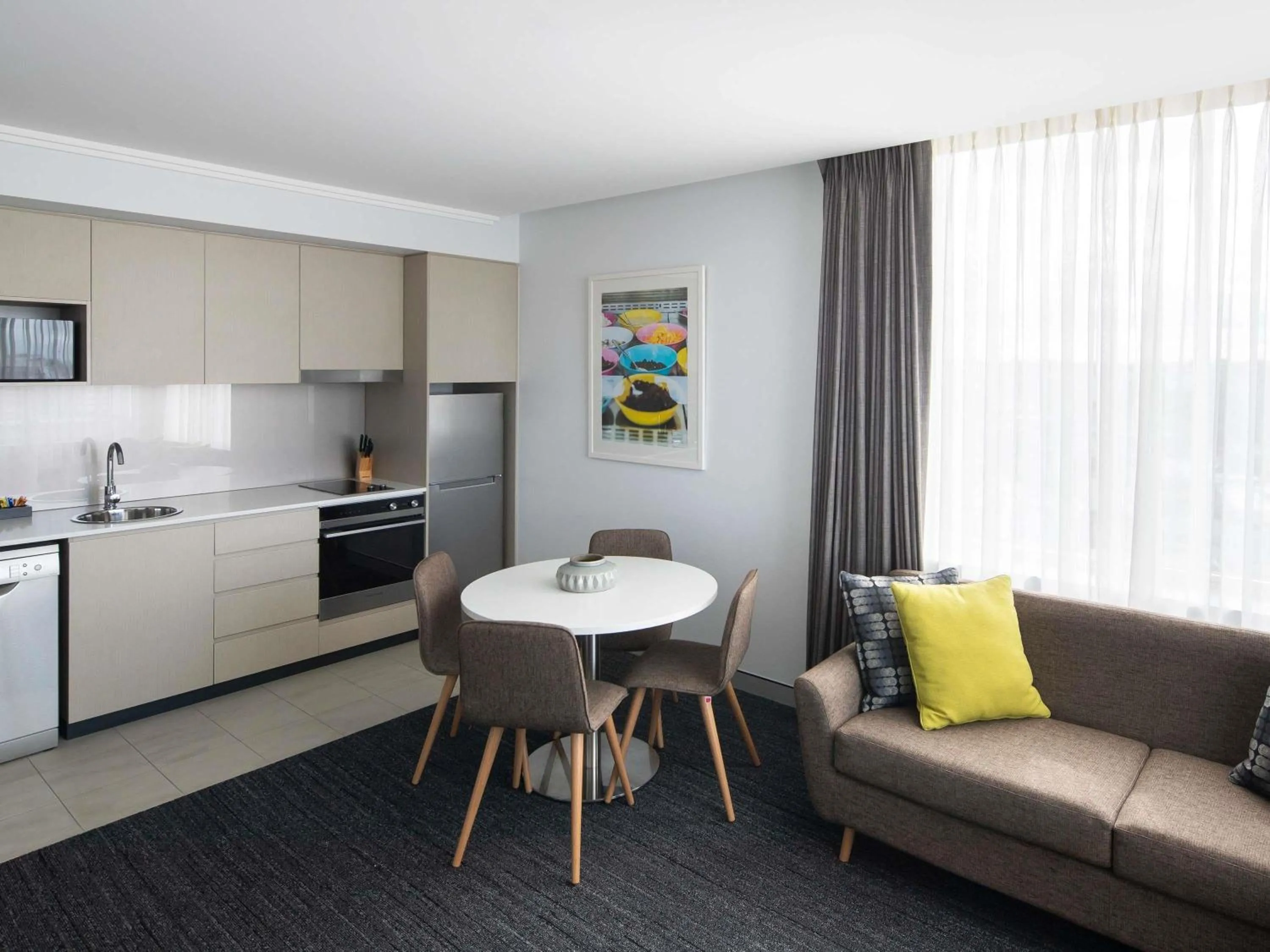 Bedroom in Mercure Sydney Bankstown