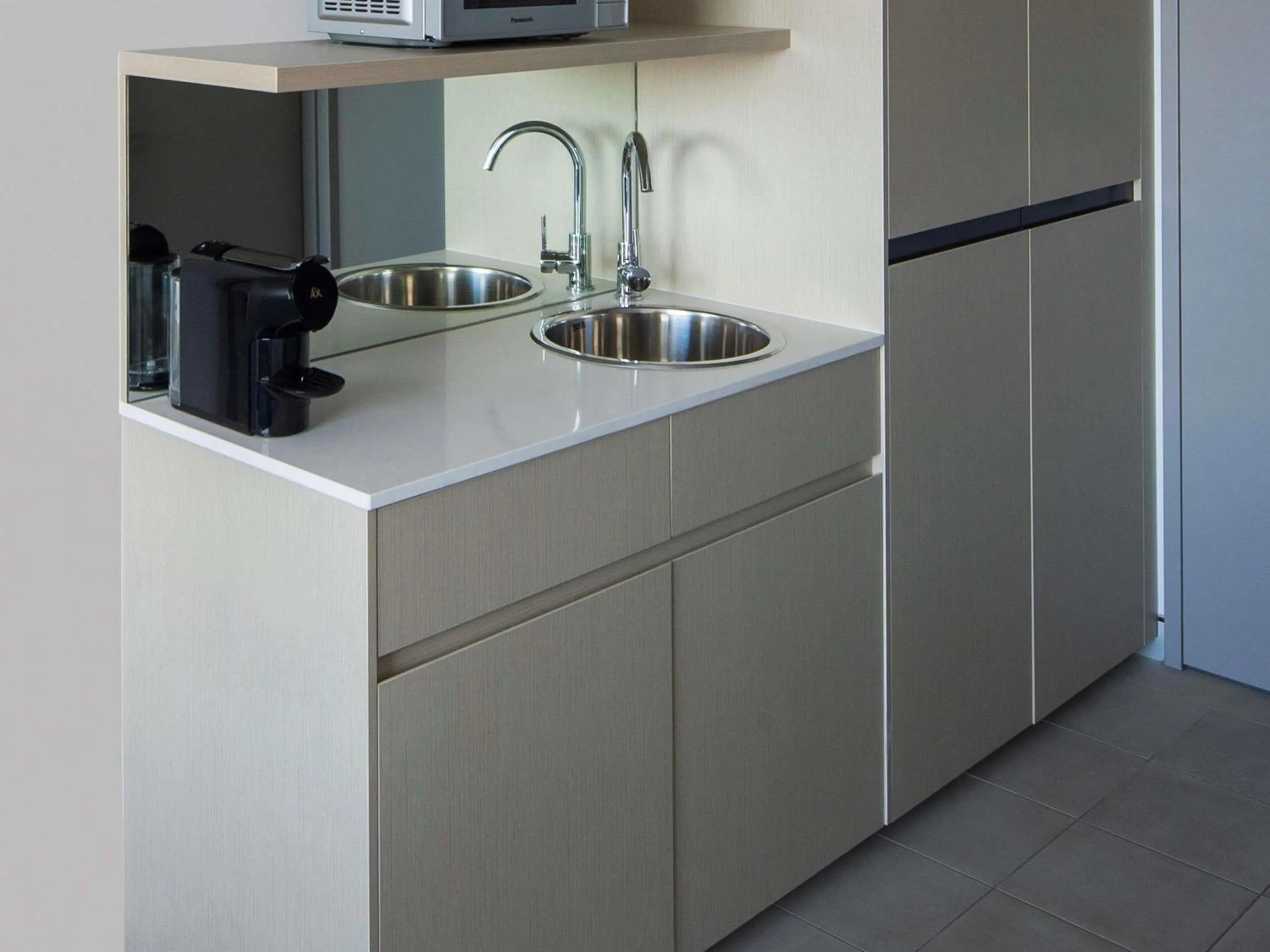 Bedroom in Mercure Sydney Bankstown