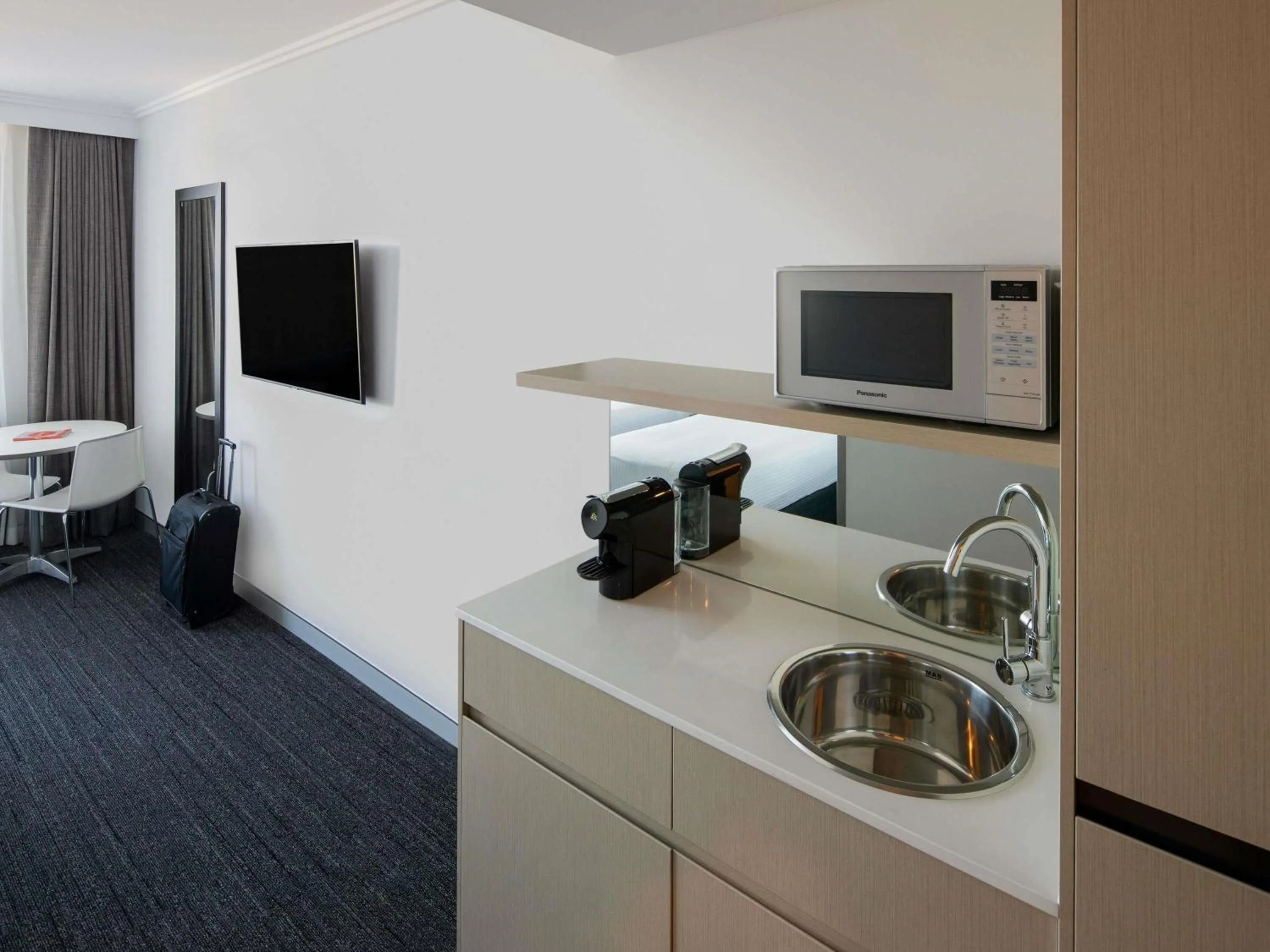 Bedroom in Mercure Sydney Bankstown