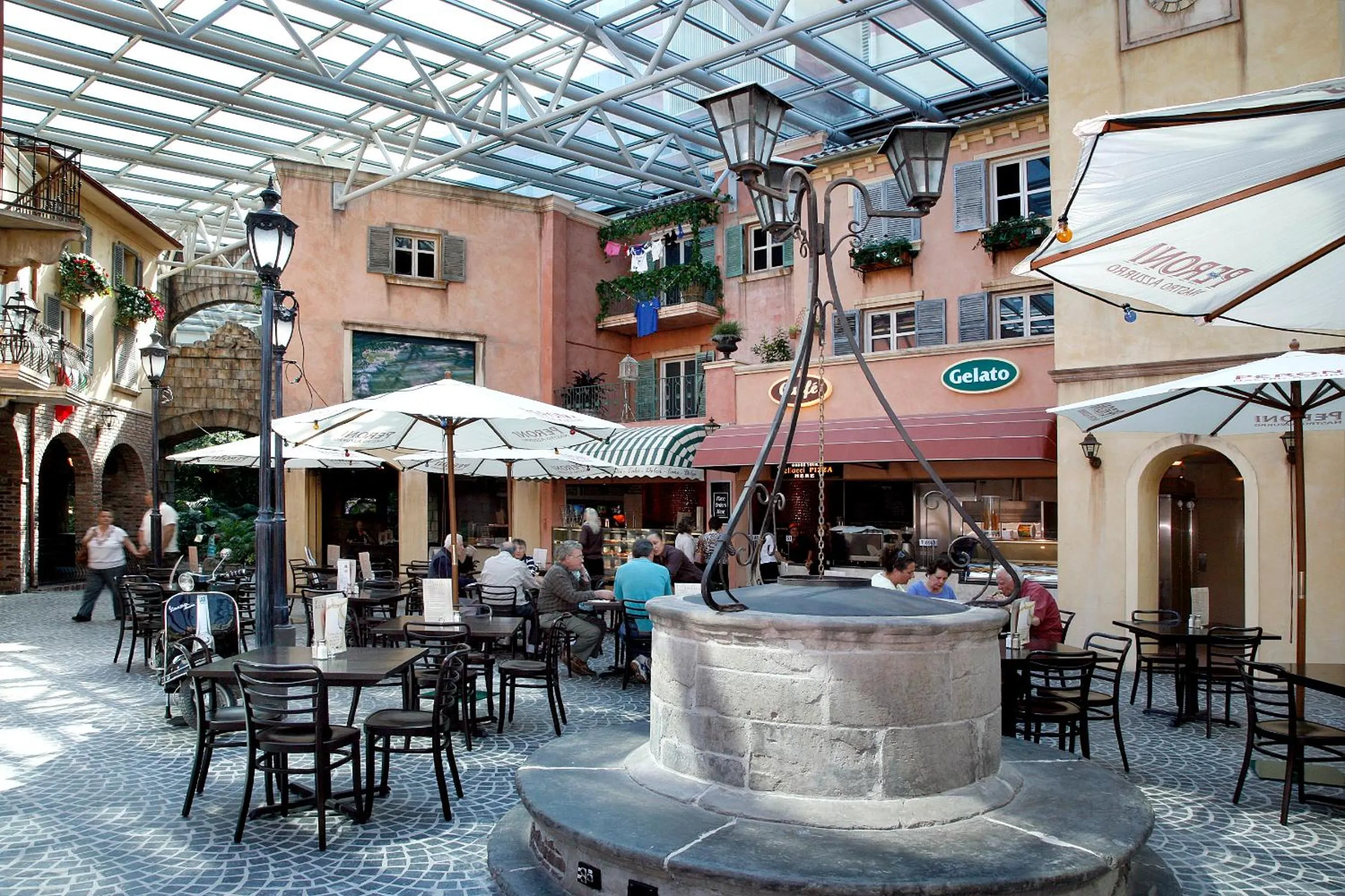 Restaurant/places to eat in Mercure Sydney Bankstown