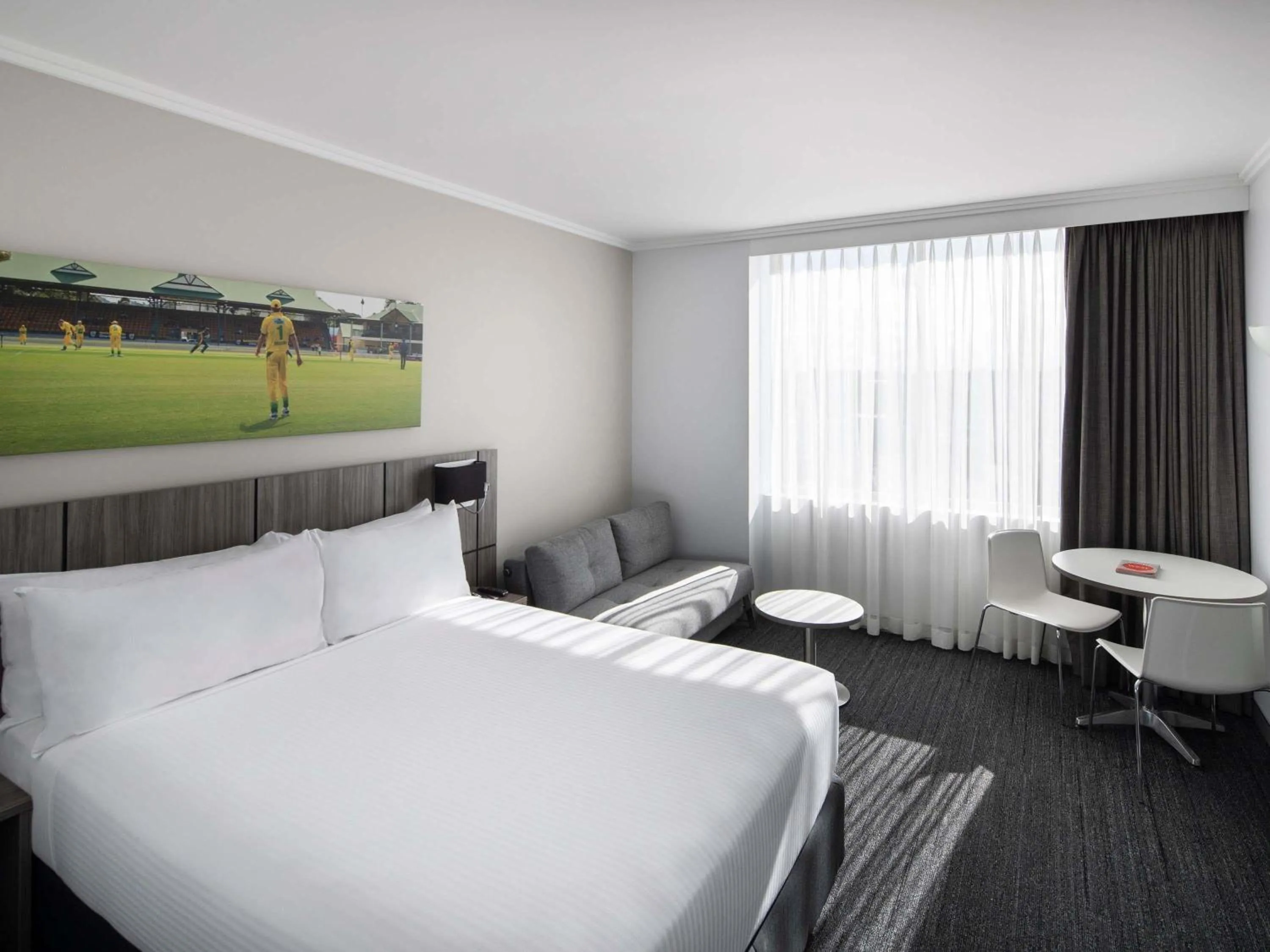 Bedroom, Bed in Mercure Sydney Bankstown