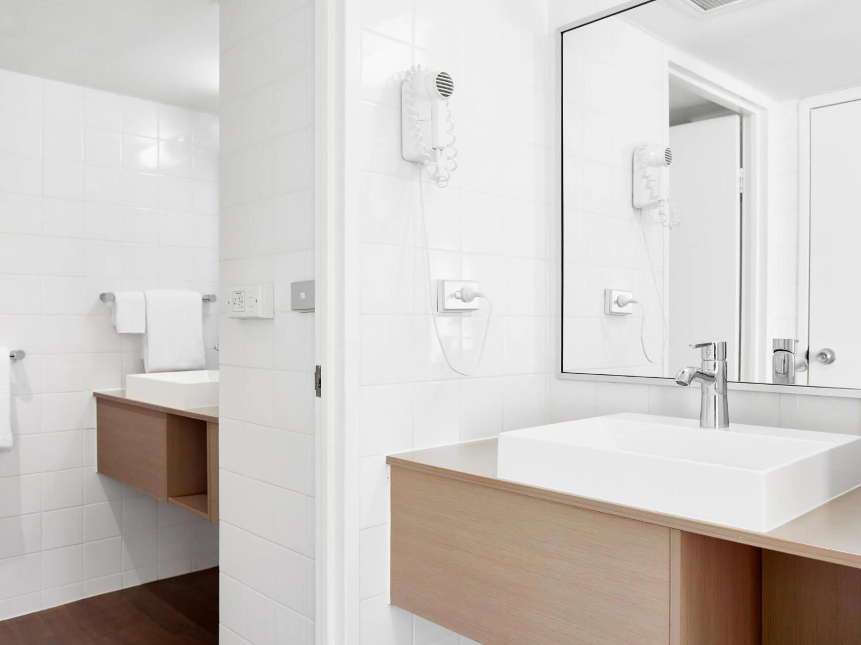 Bedroom in ibis Melbourne Hotel and Apartments