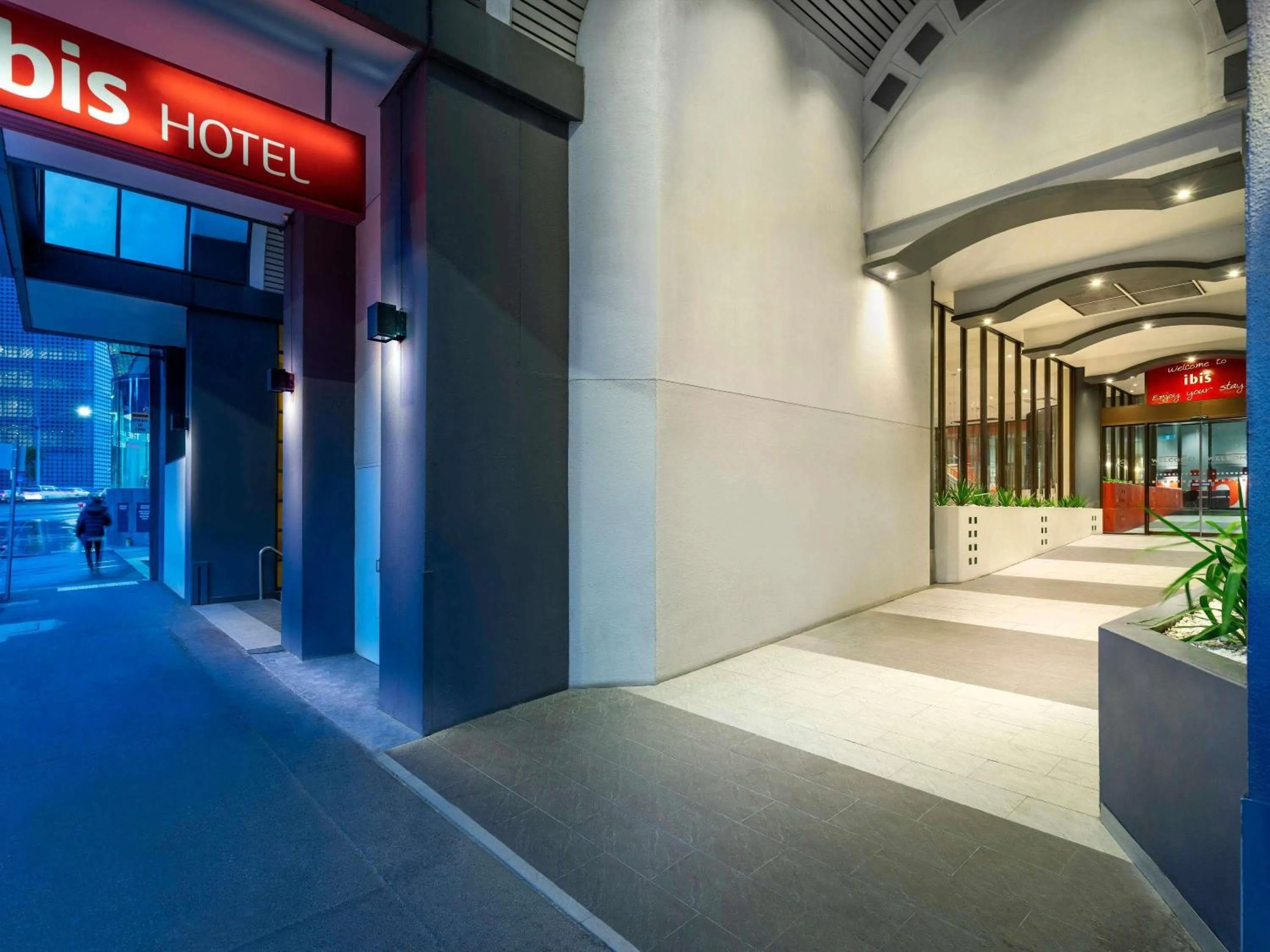 Property building in ibis Melbourne Hotel and Apartments