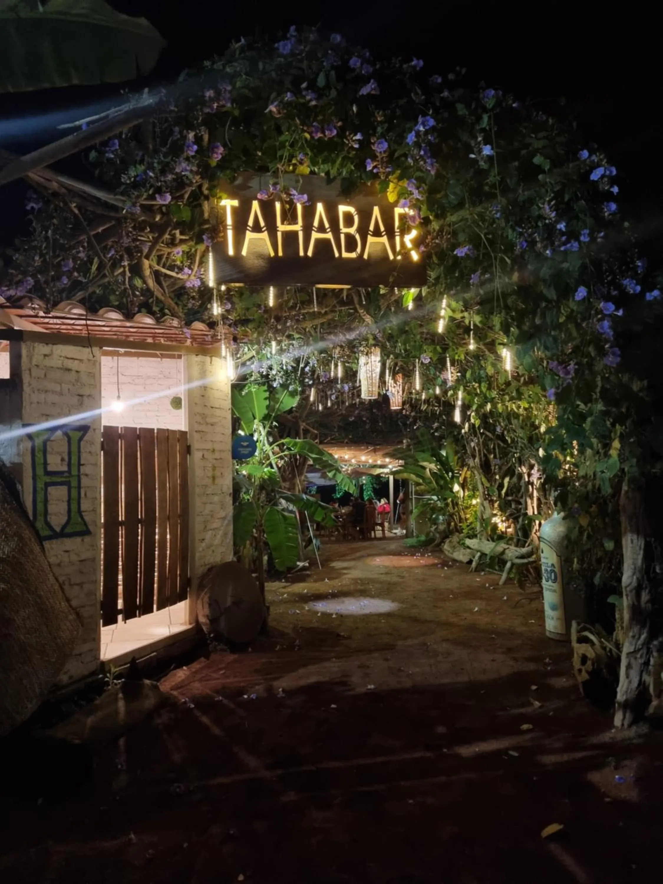 Restaurant/places to eat in Eco Hotel Tahawi
