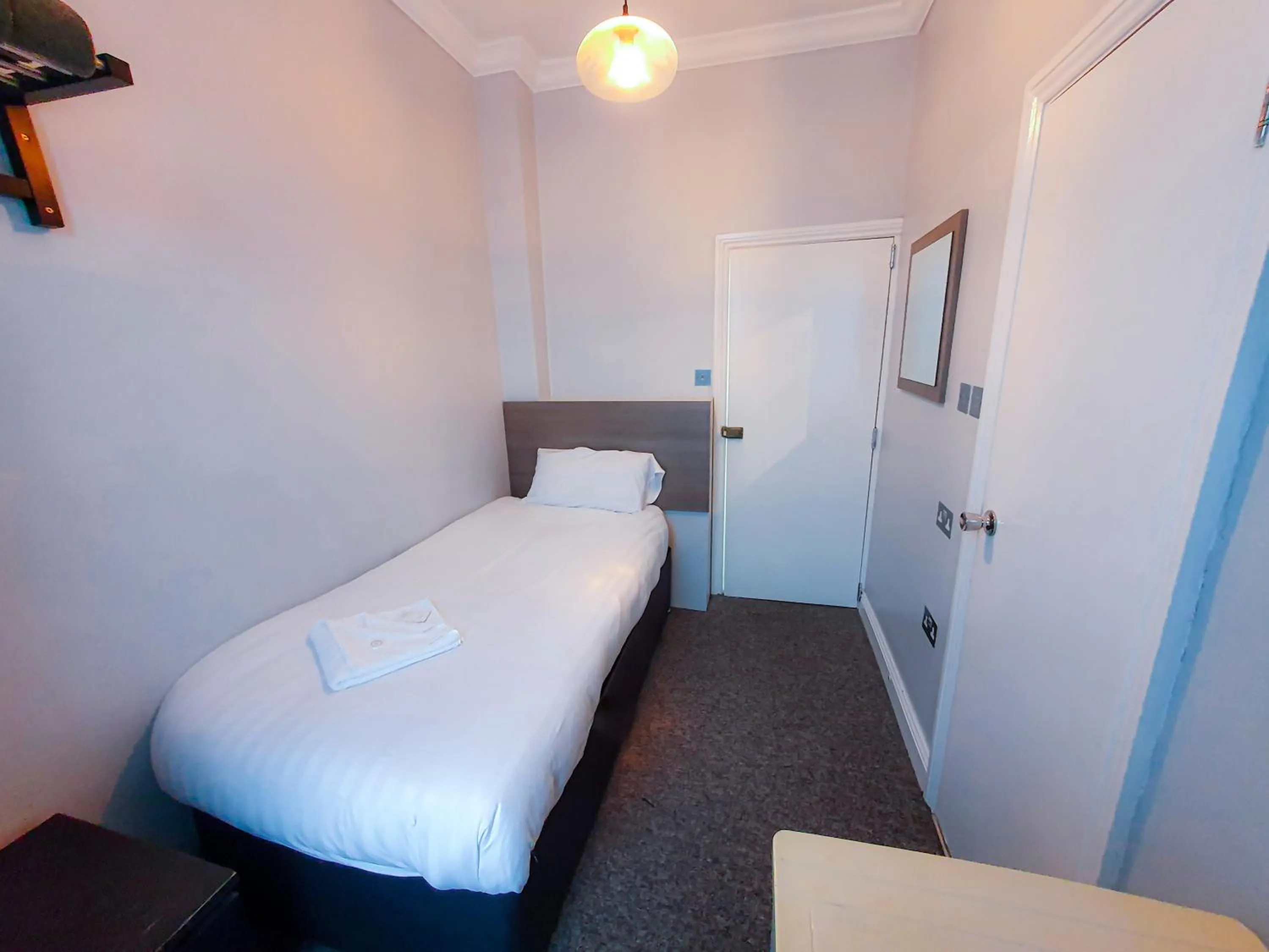 Bedroom, Bed in Plaza Hotel