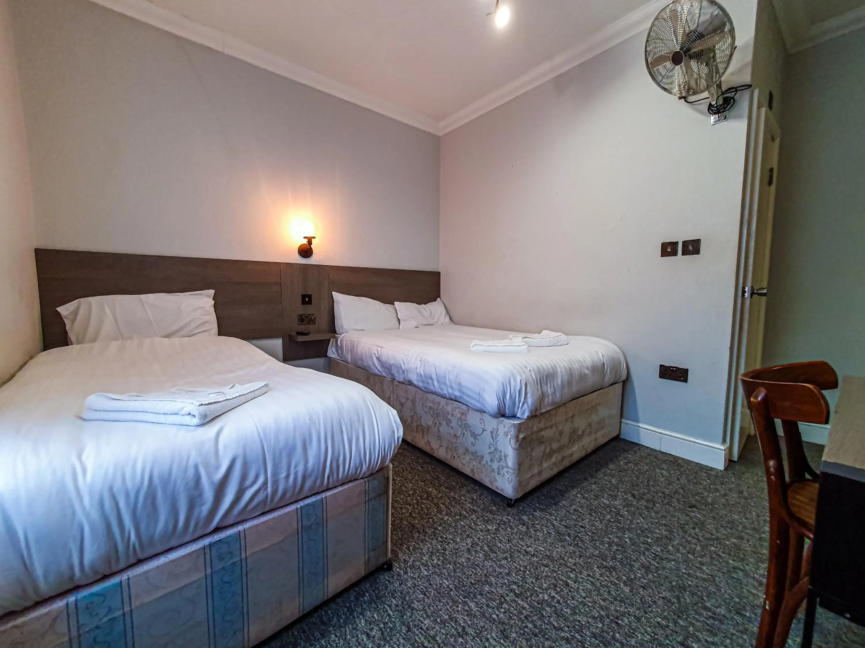 Bedroom, Bed in Plaza Hotel