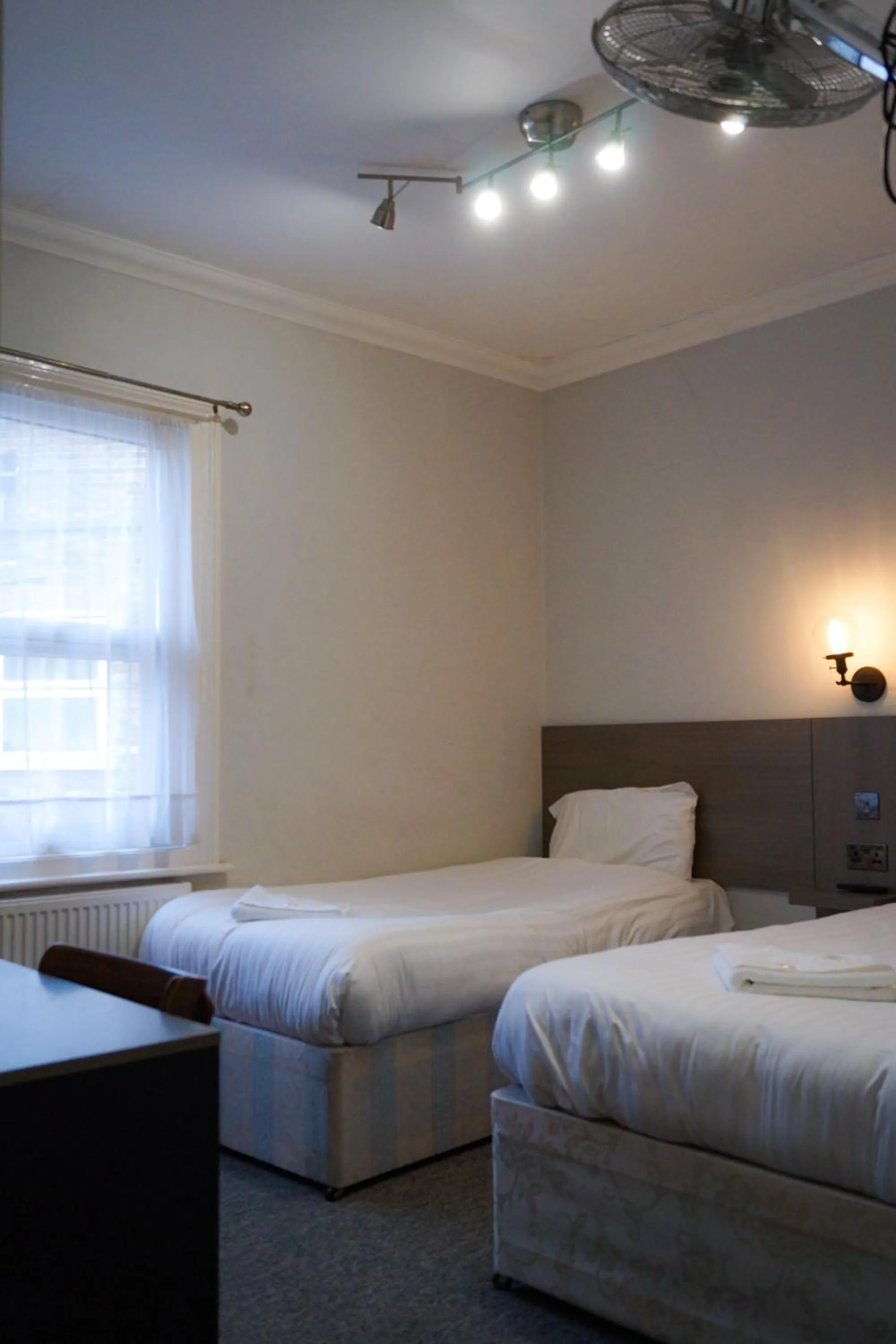 Bedroom, Bed in Plaza Hotel