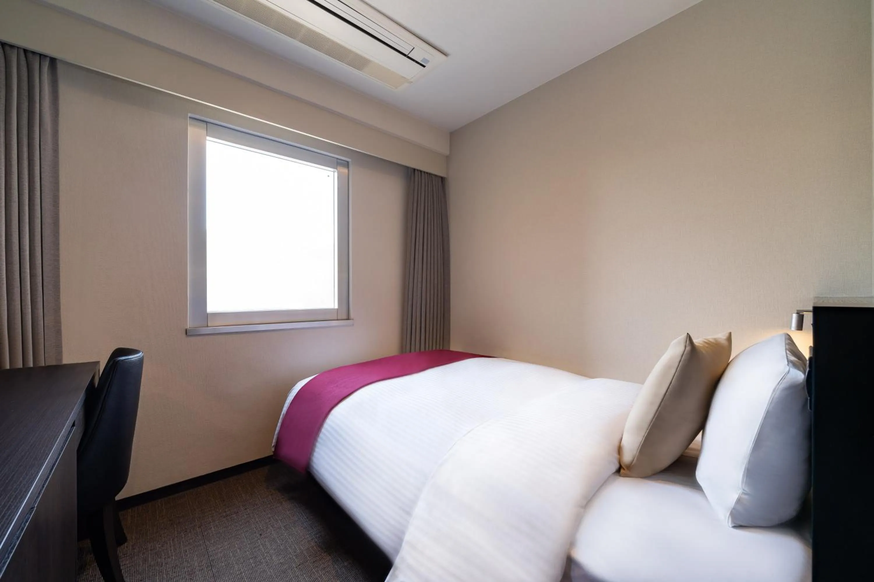 Photo of the whole room, Bed in Hotel Shuranza Chiba