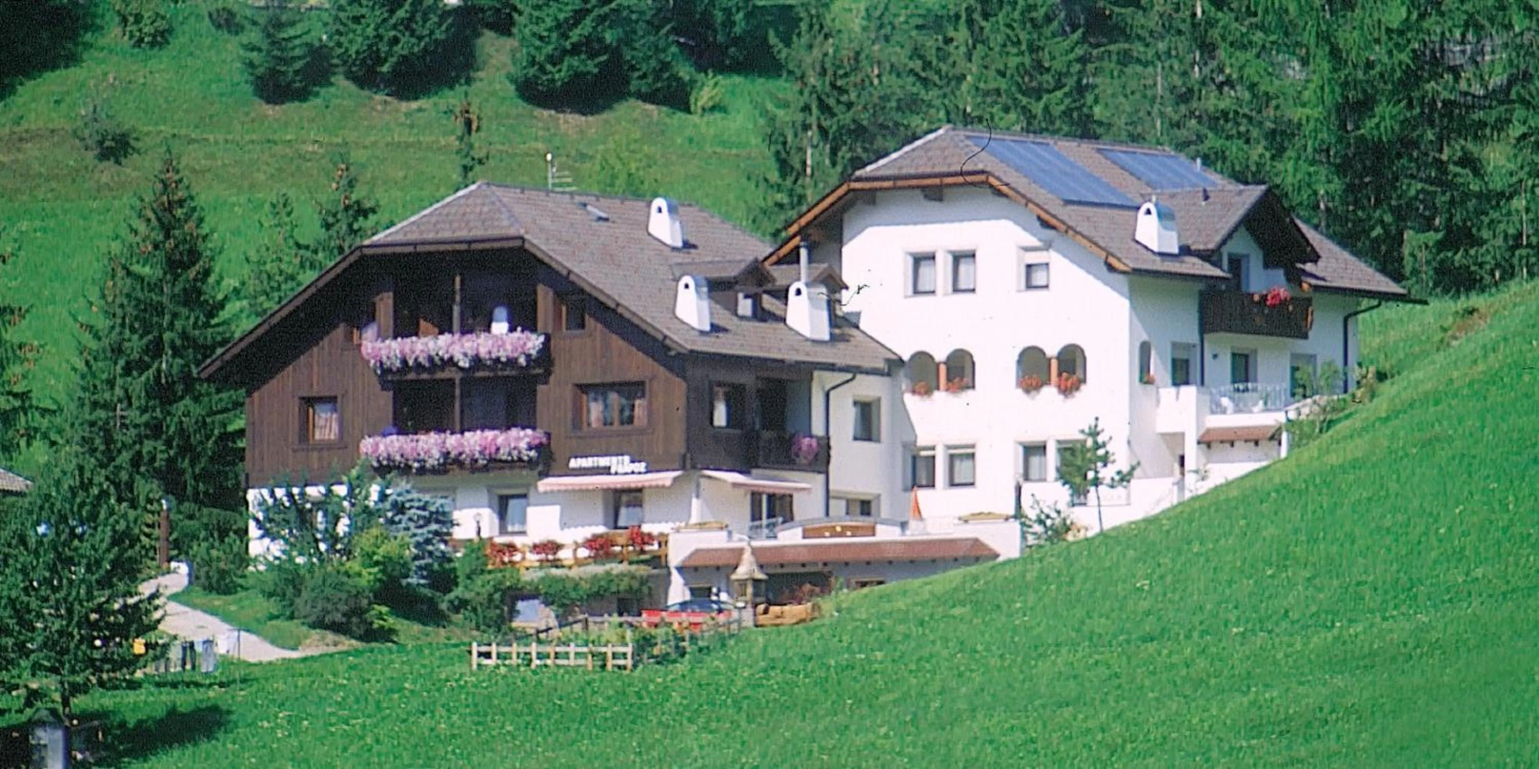 Facade/entrance in Residence Prapoz