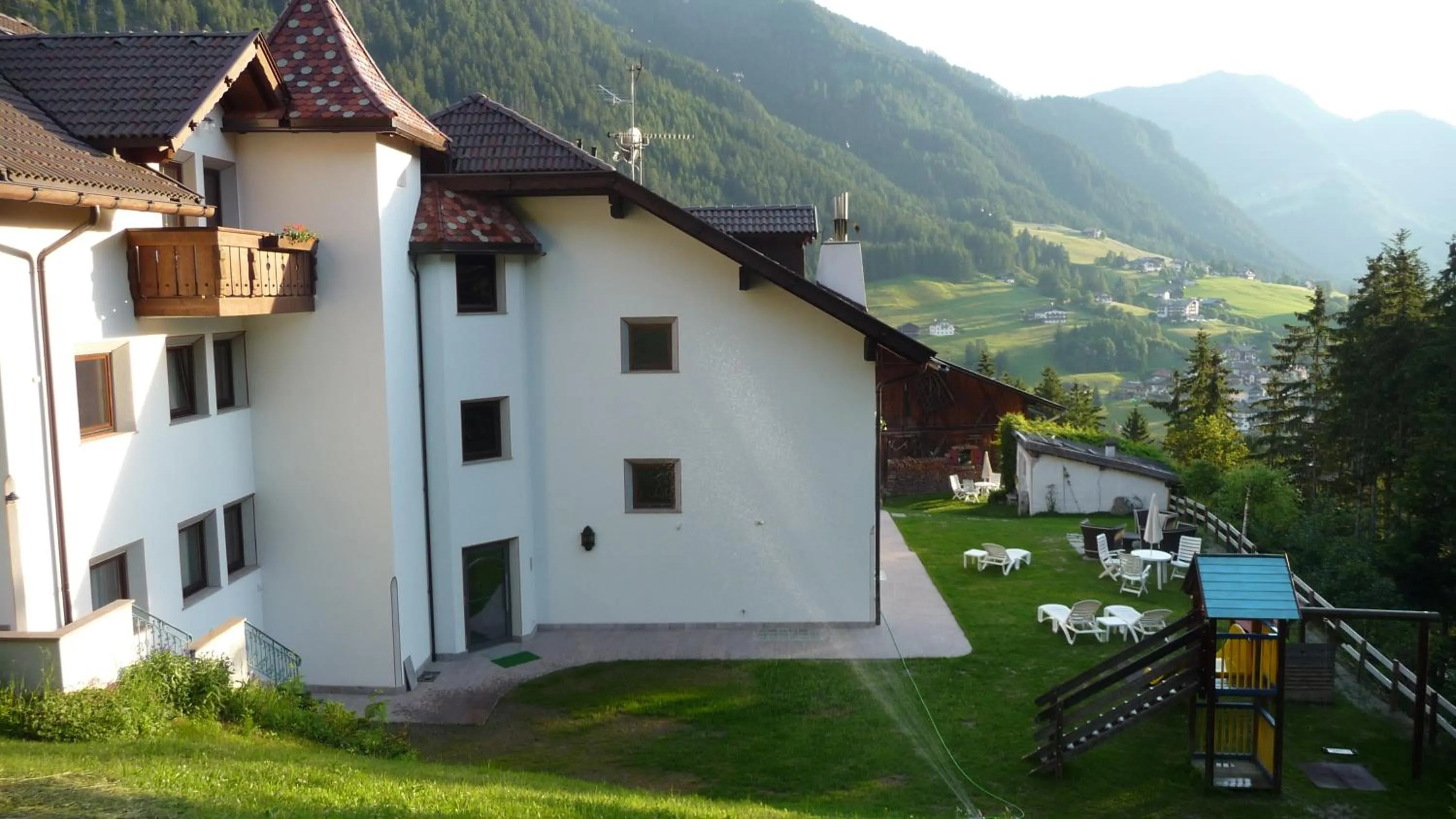 Property building in Residence Prapoz