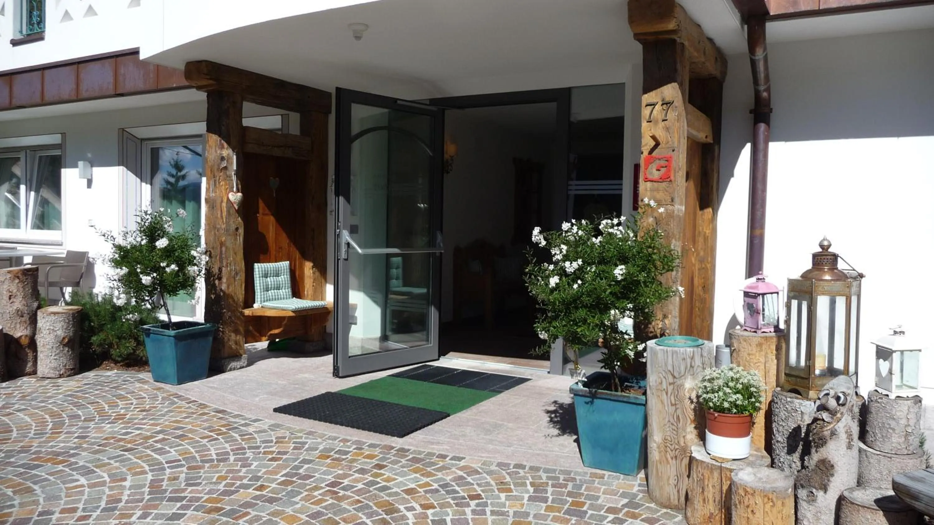 Facade/entrance, Bed in Residence Prapoz