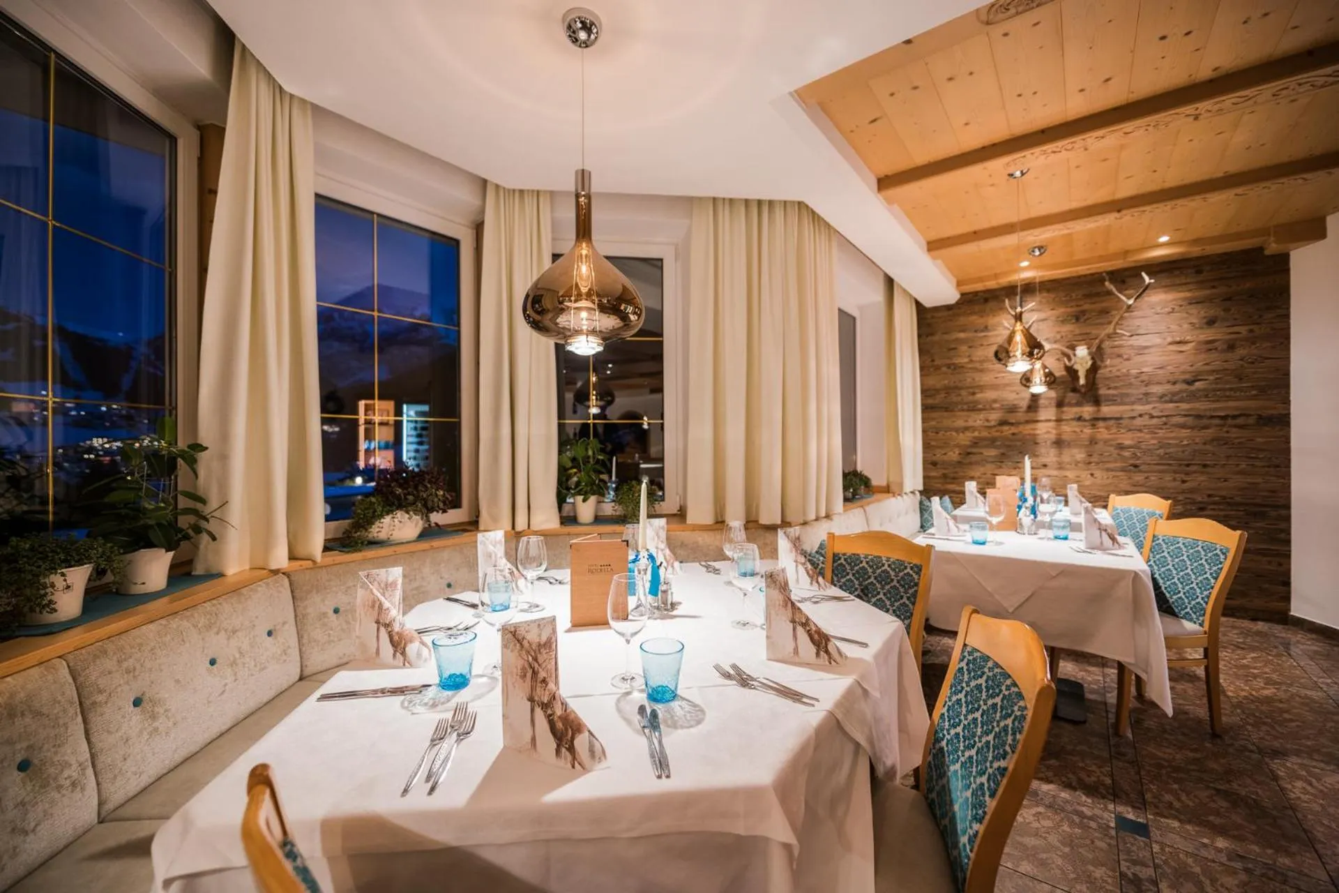 Restaurant/places to eat in Hotel Rodella