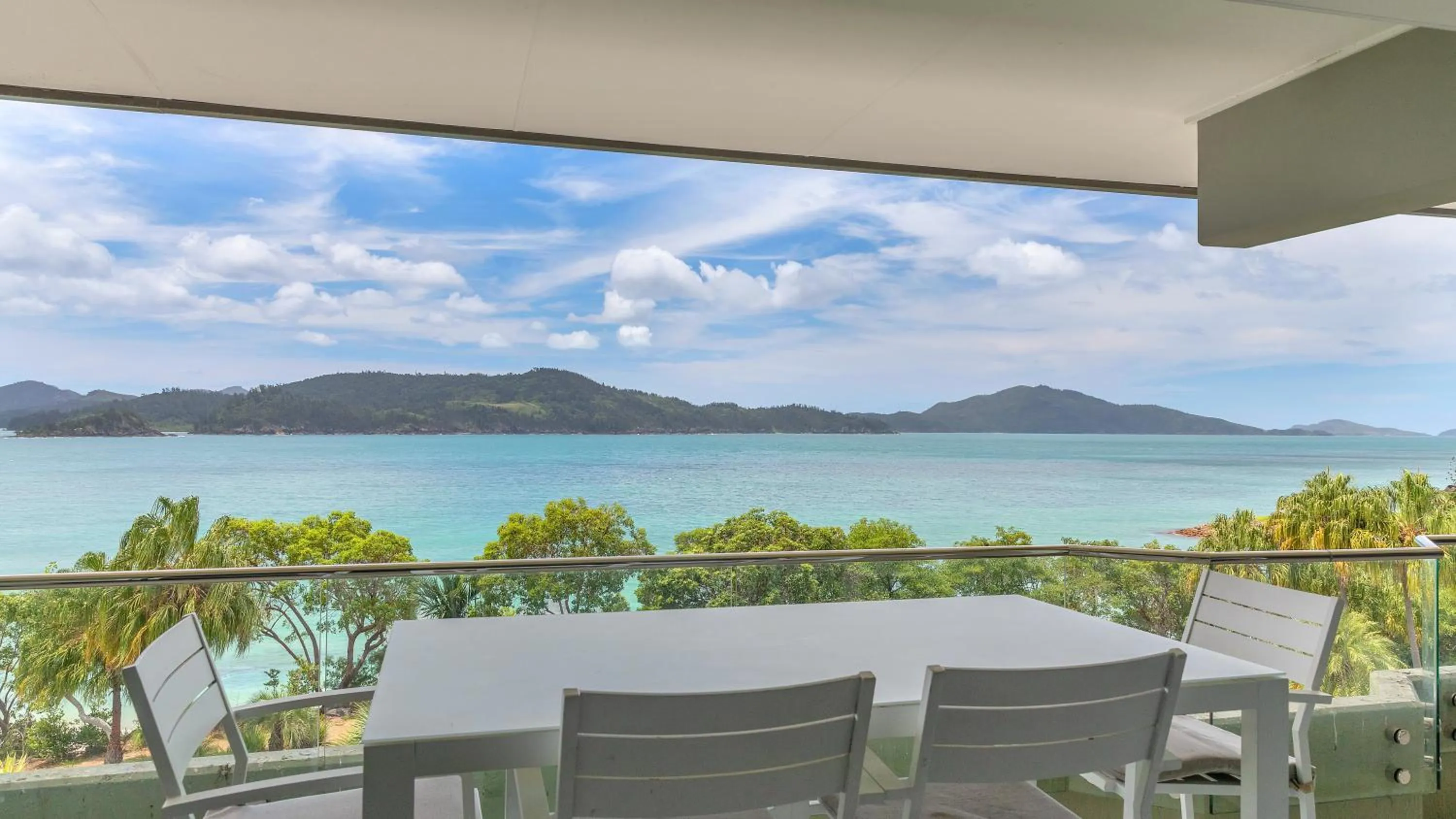 Lagoon Beachfront Lodge 202 on Hamilton Island by HamoRent