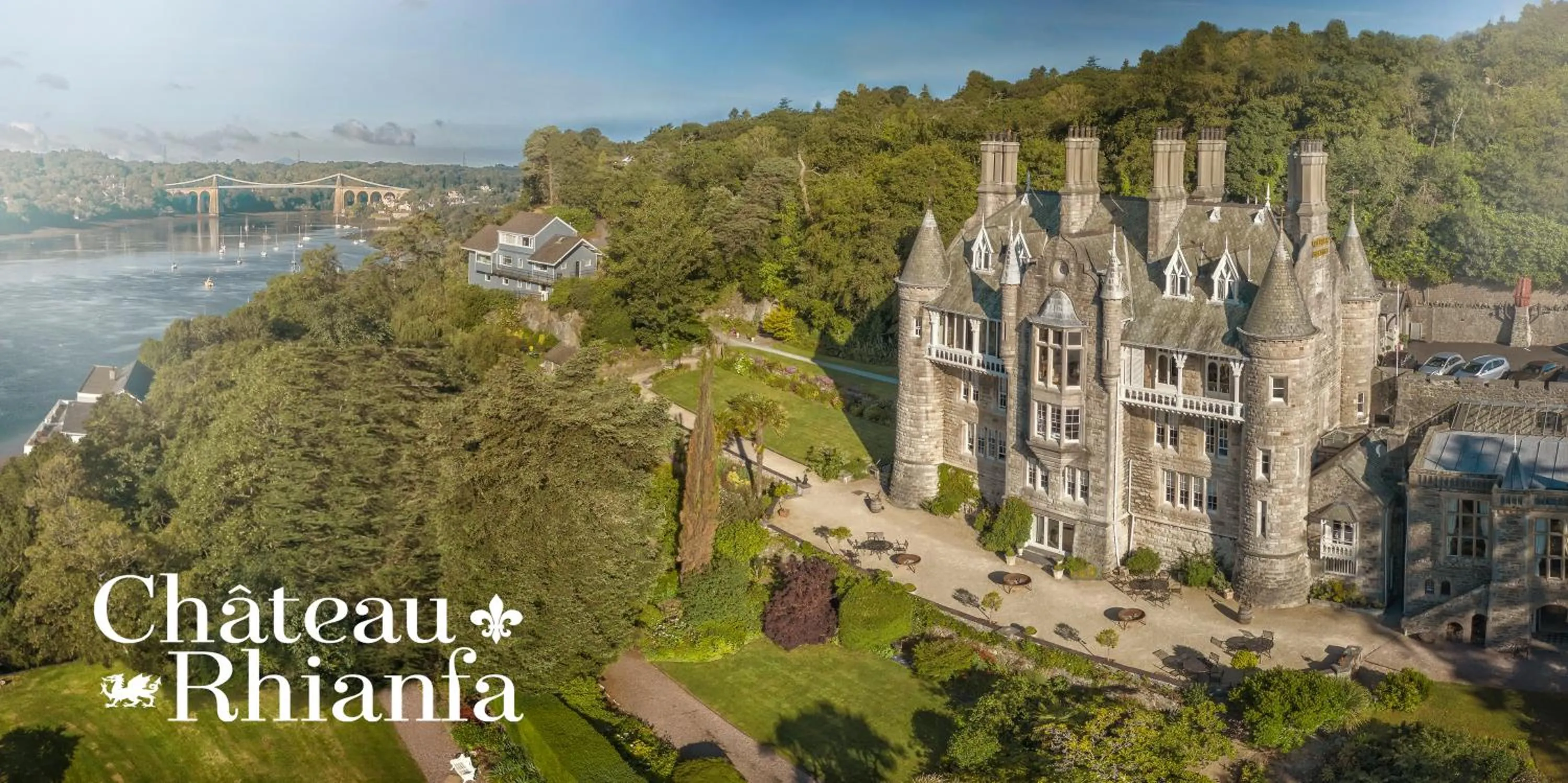 Property building in Château Rhianfa