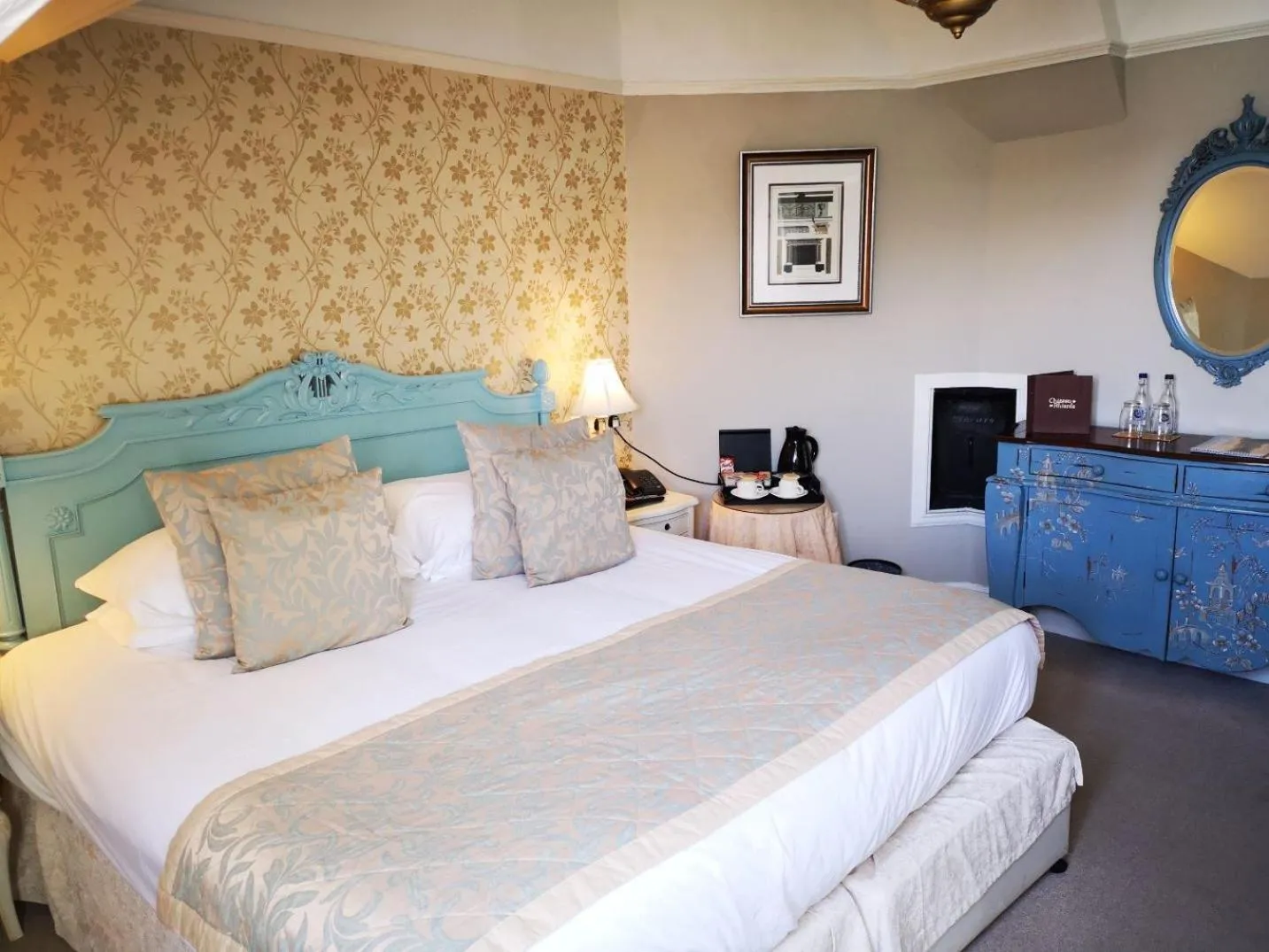 View (from property/room), Bed in Château Rhianfa