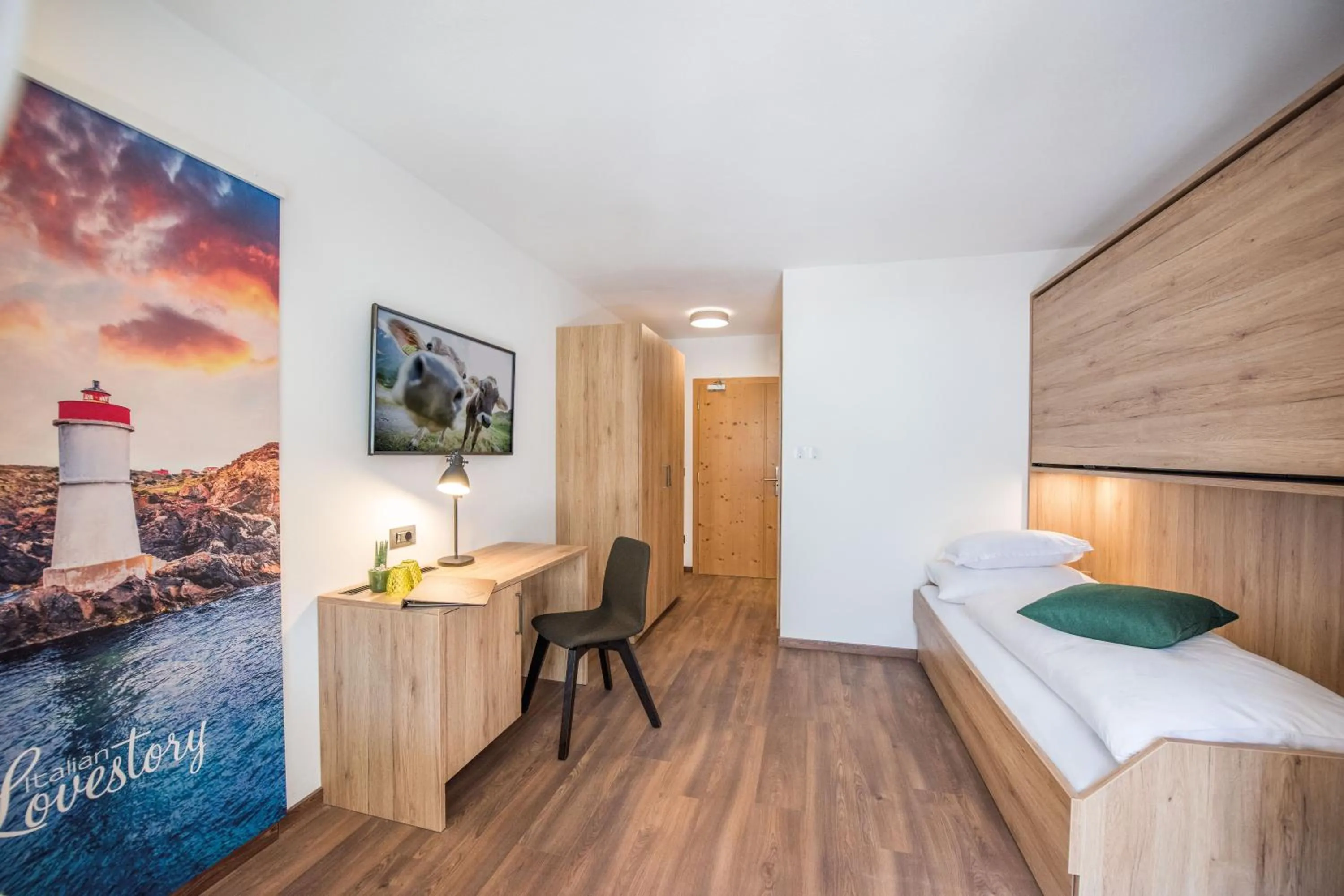 TV and multimedia, Bed in Vitaurina Royal Hotel