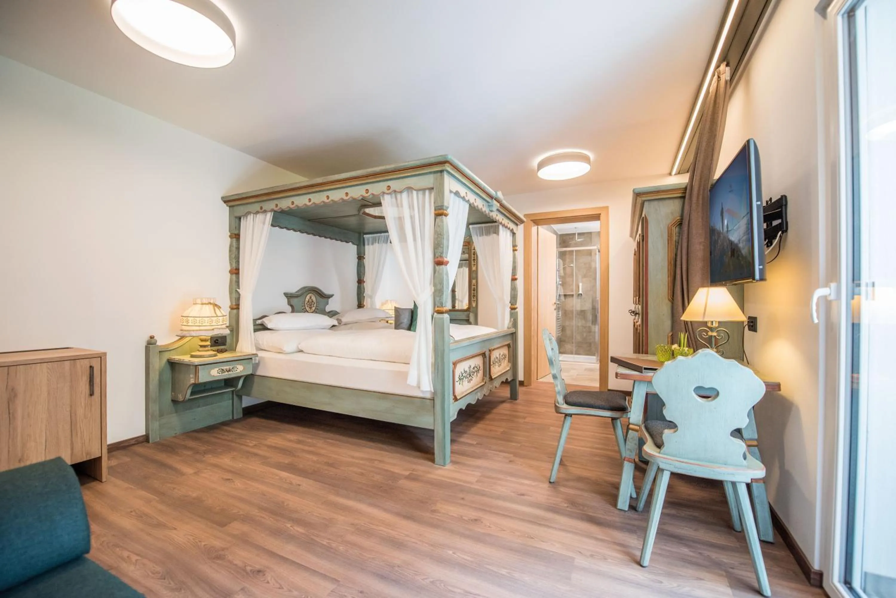 Photo of the whole room, Bed in Vitaurina Royal Hotel