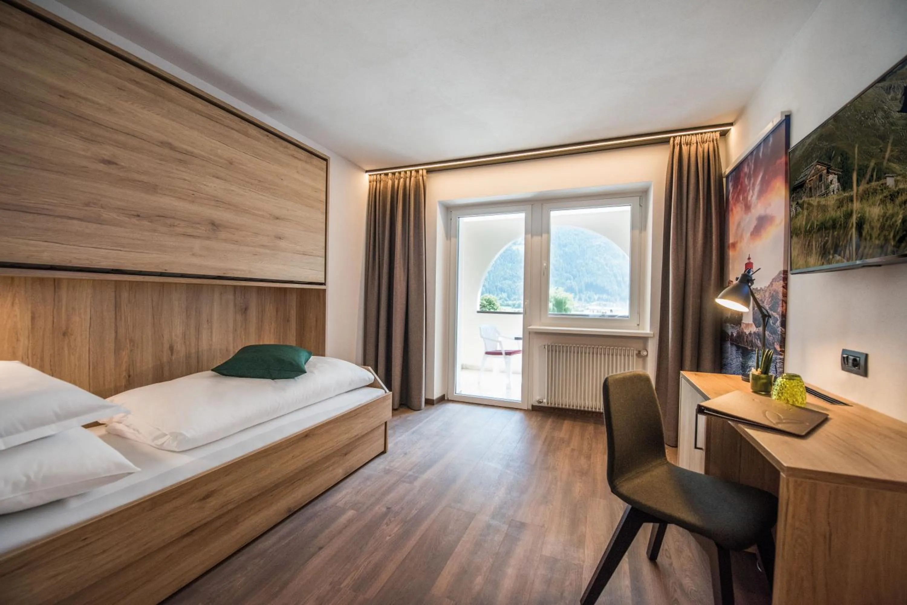 Photo of the whole room, Bed in Vitaurina Royal Hotel