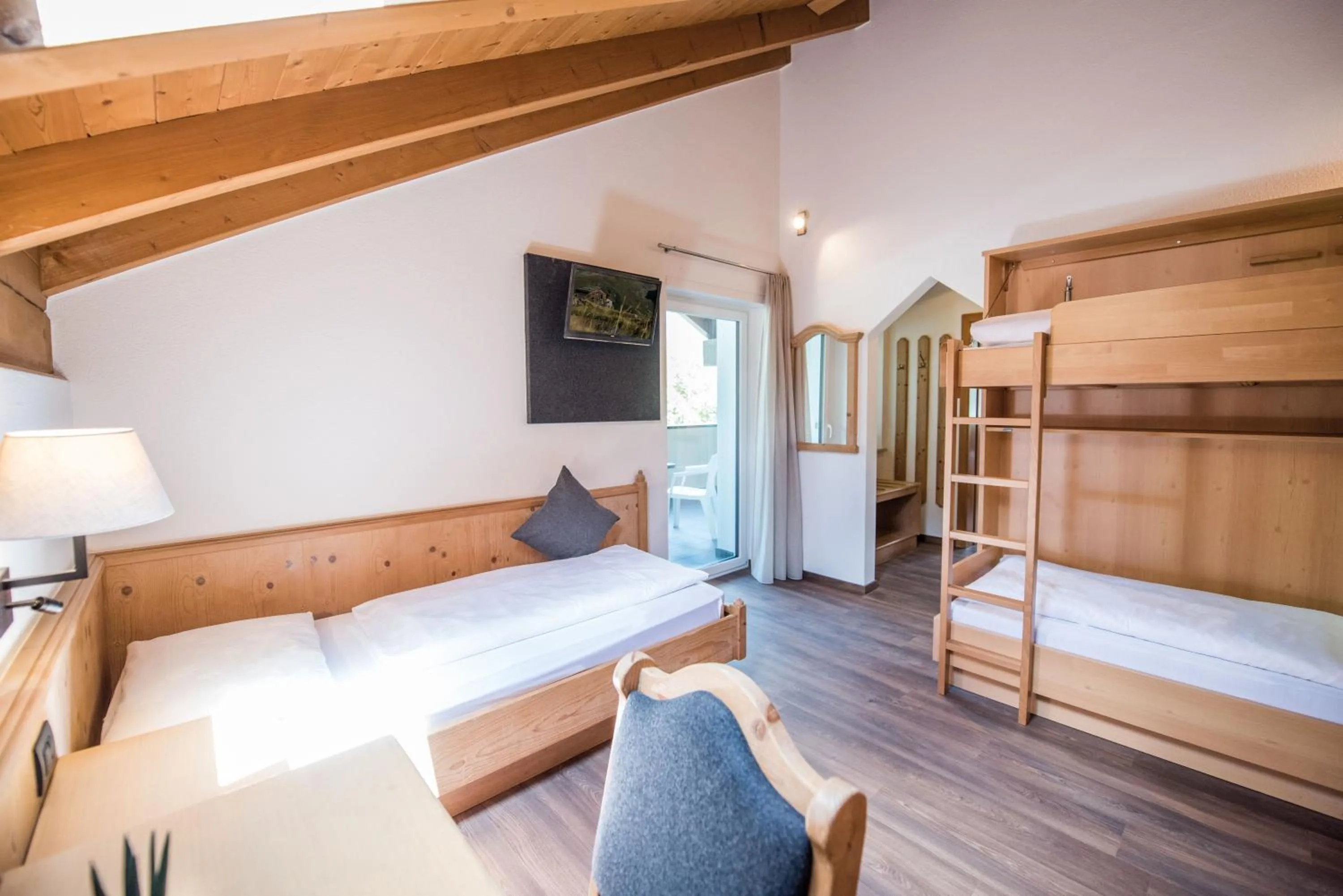 Photo of the whole room, Bed in Vitaurina Royal Hotel