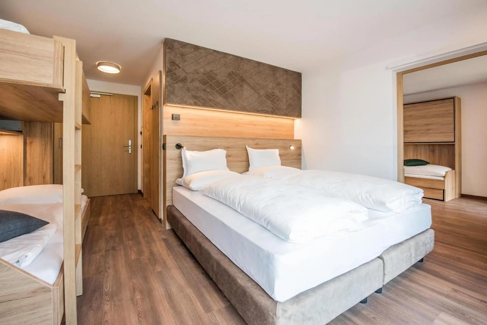 Photo of the whole room, Bed in Vitaurina Royal Hotel