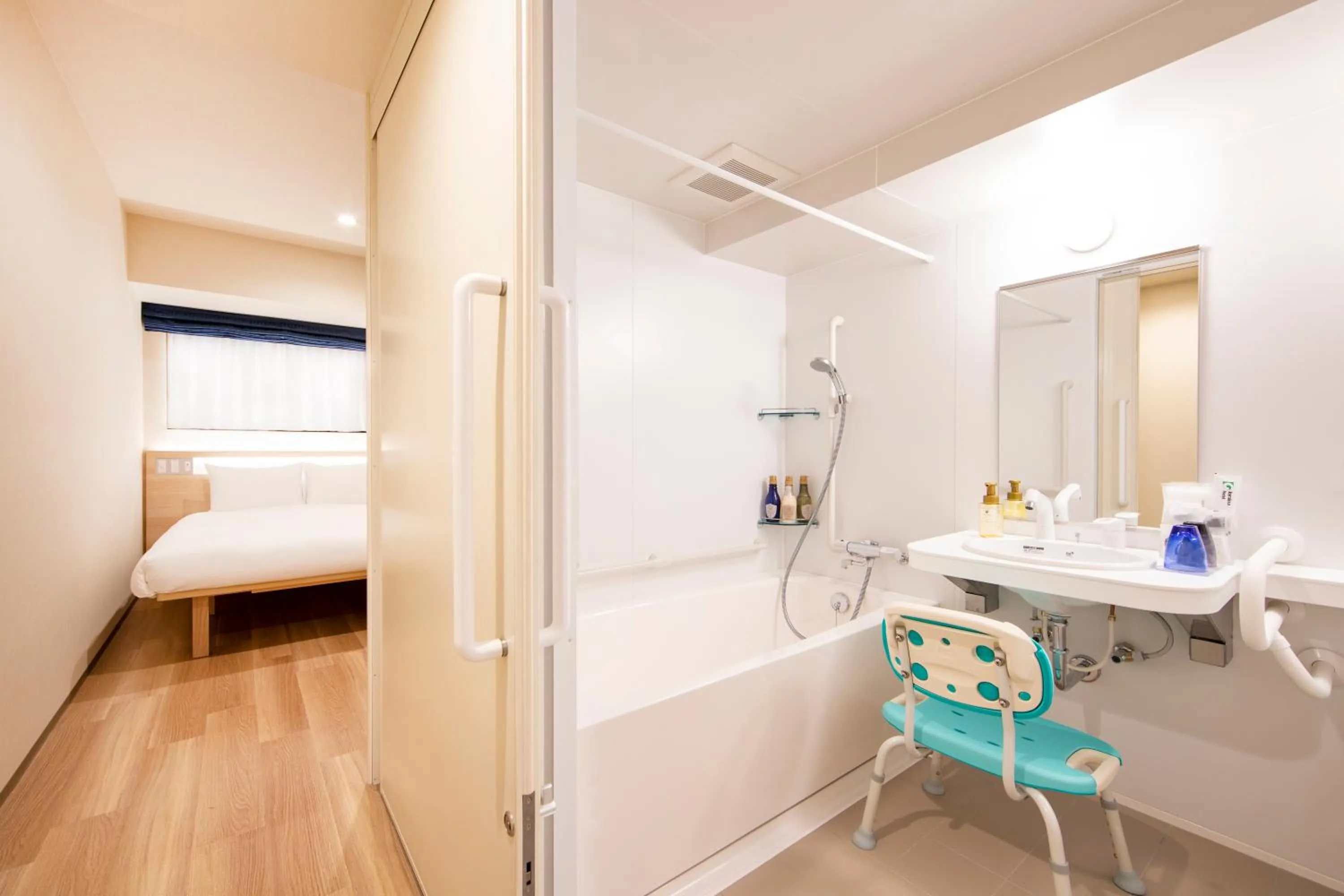 Bathroom, Bed in karaksa hotel TOKYO STATION