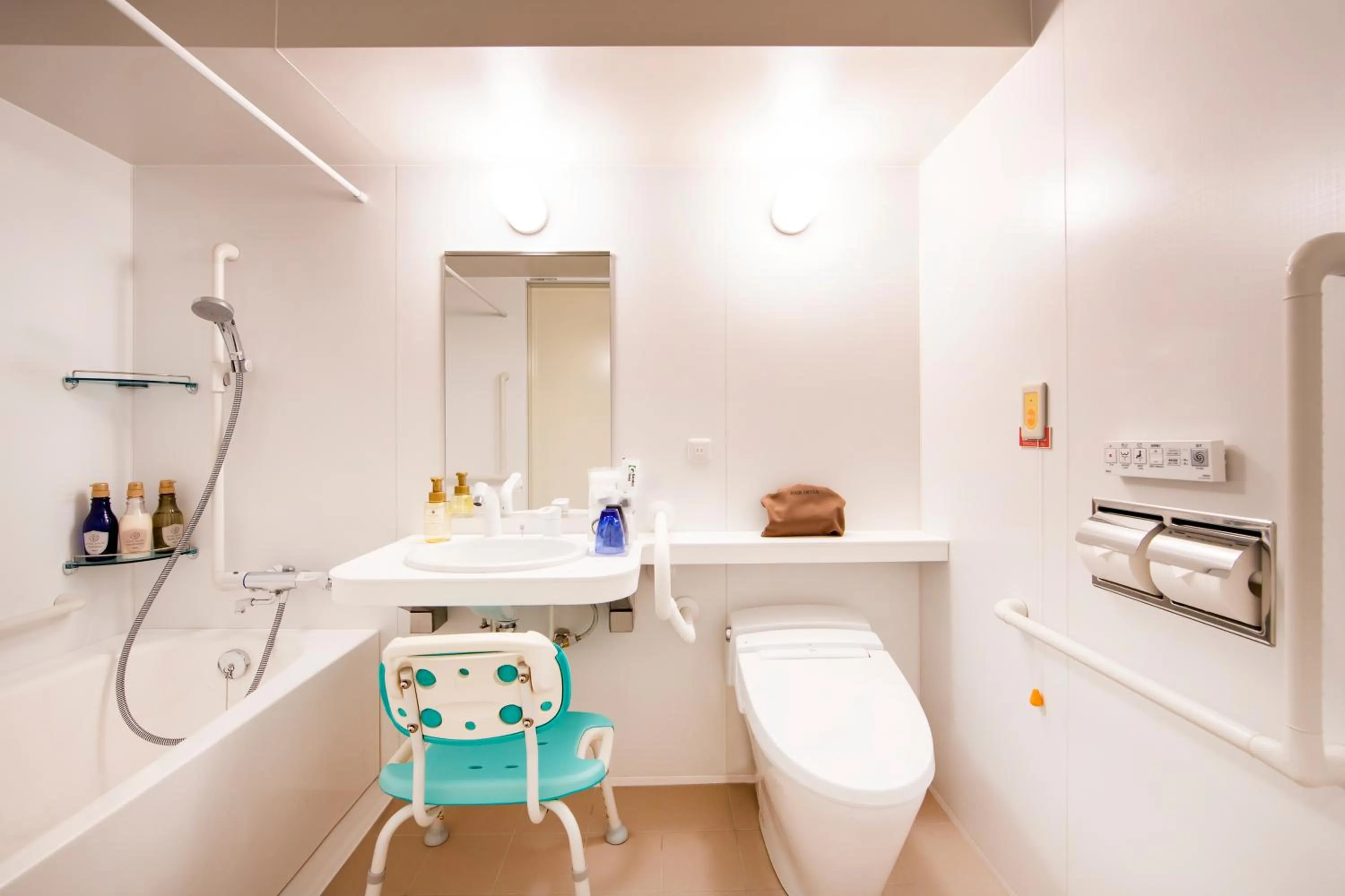 Toilet in karaksa hotel TOKYO STATION