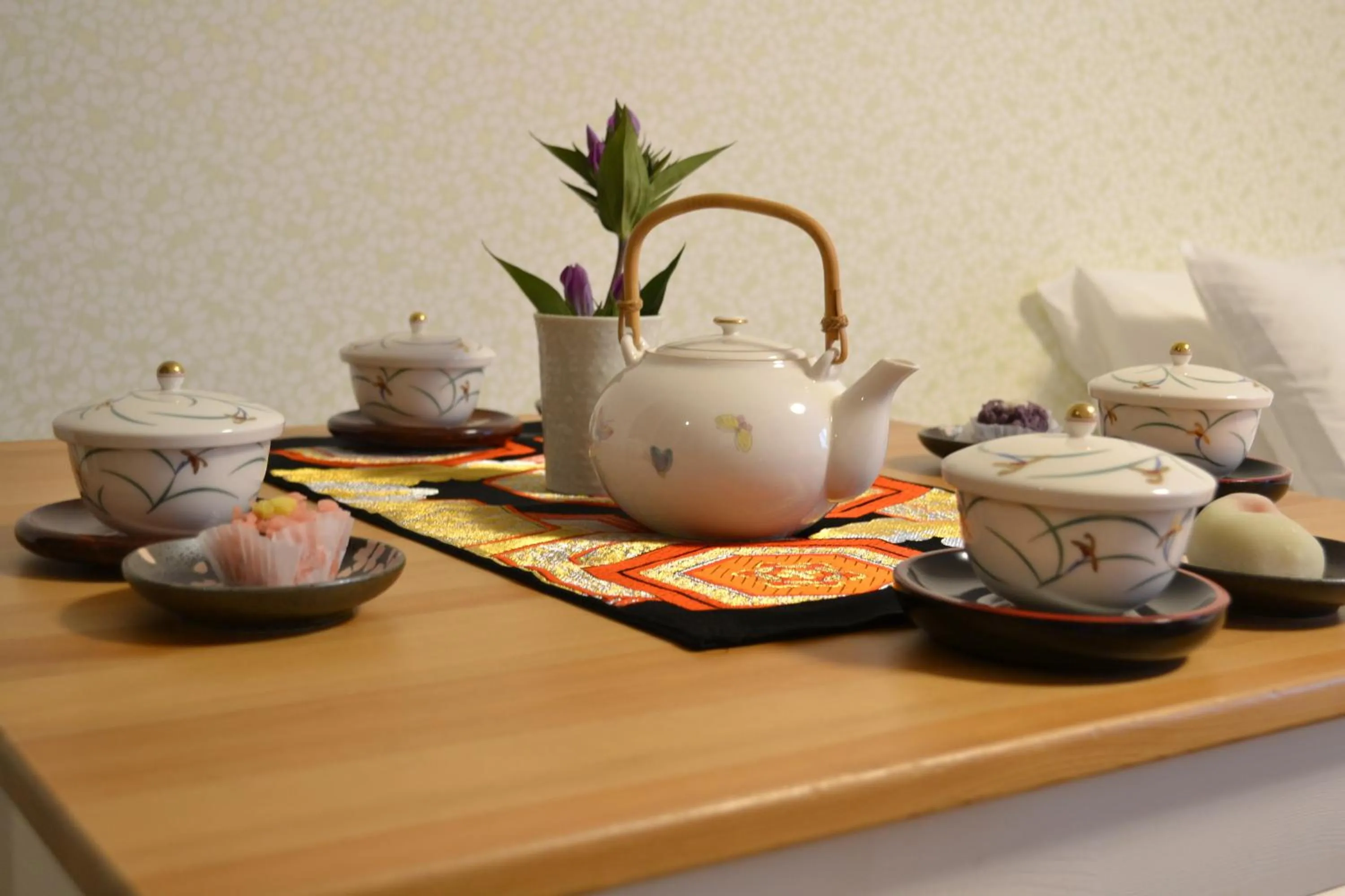 Dining area in Ben's Guesthouse Kyoto