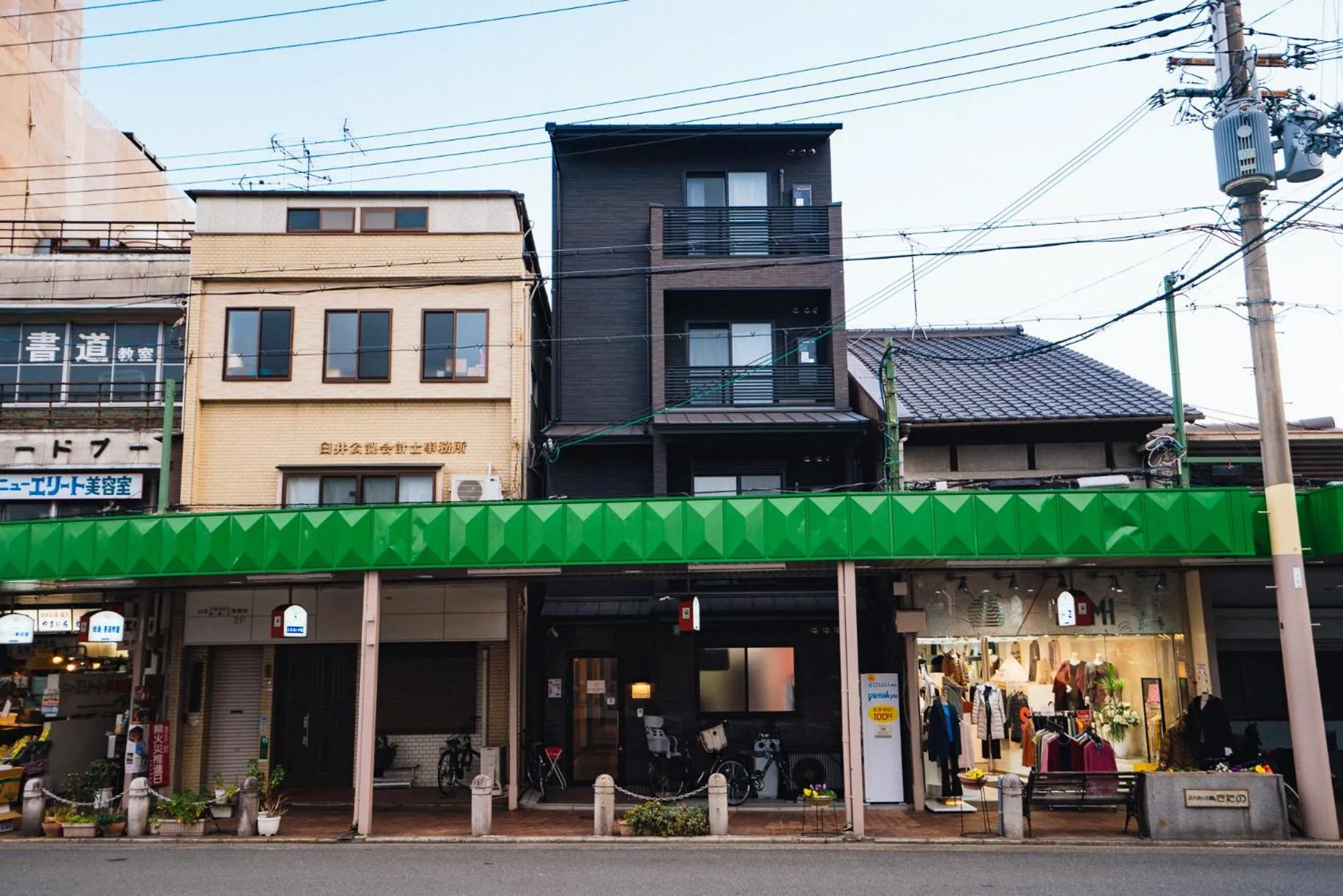 Facade/entrance in Ben's Guesthouse Kyoto