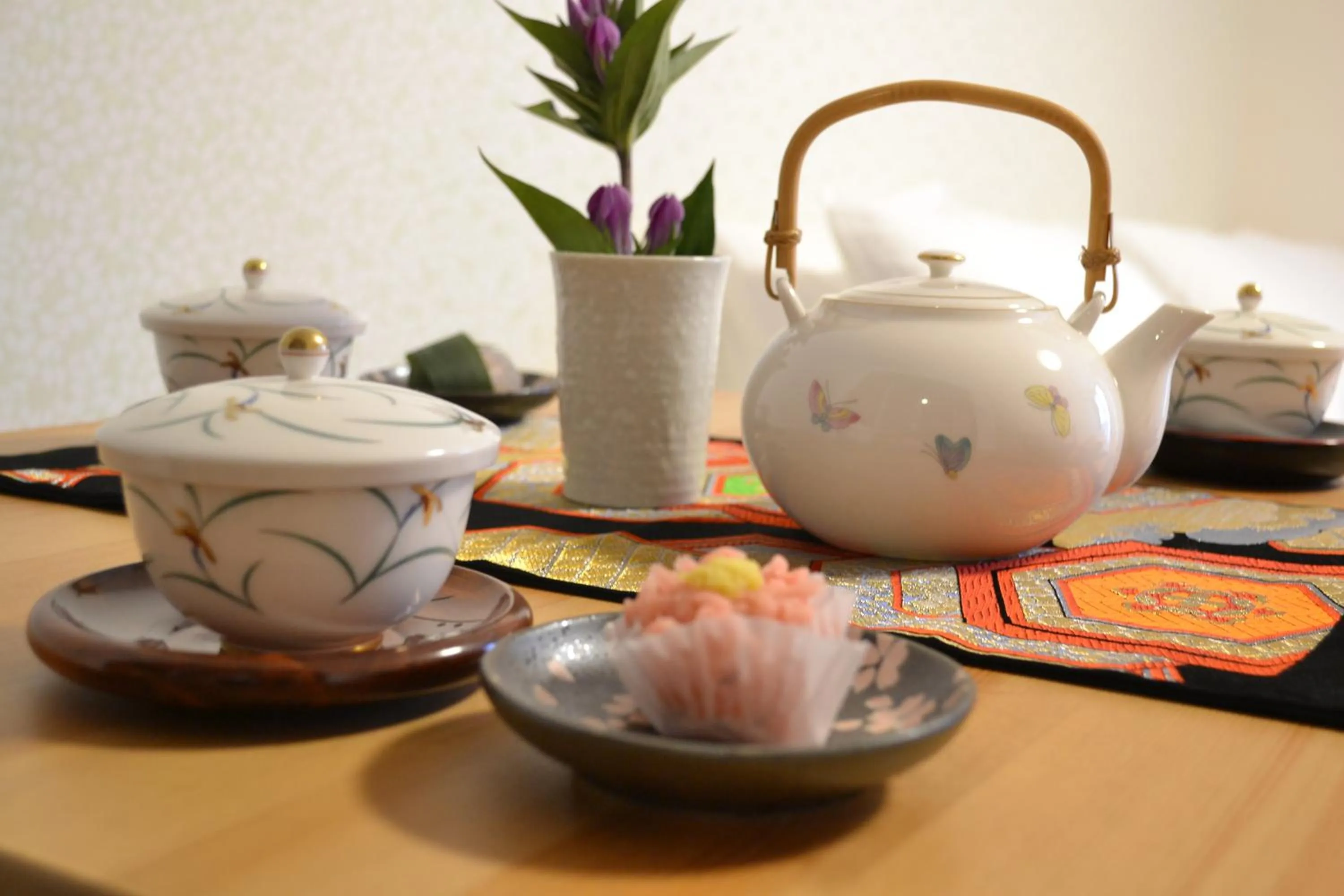 Dining area in Ben's Guesthouse Kyoto
