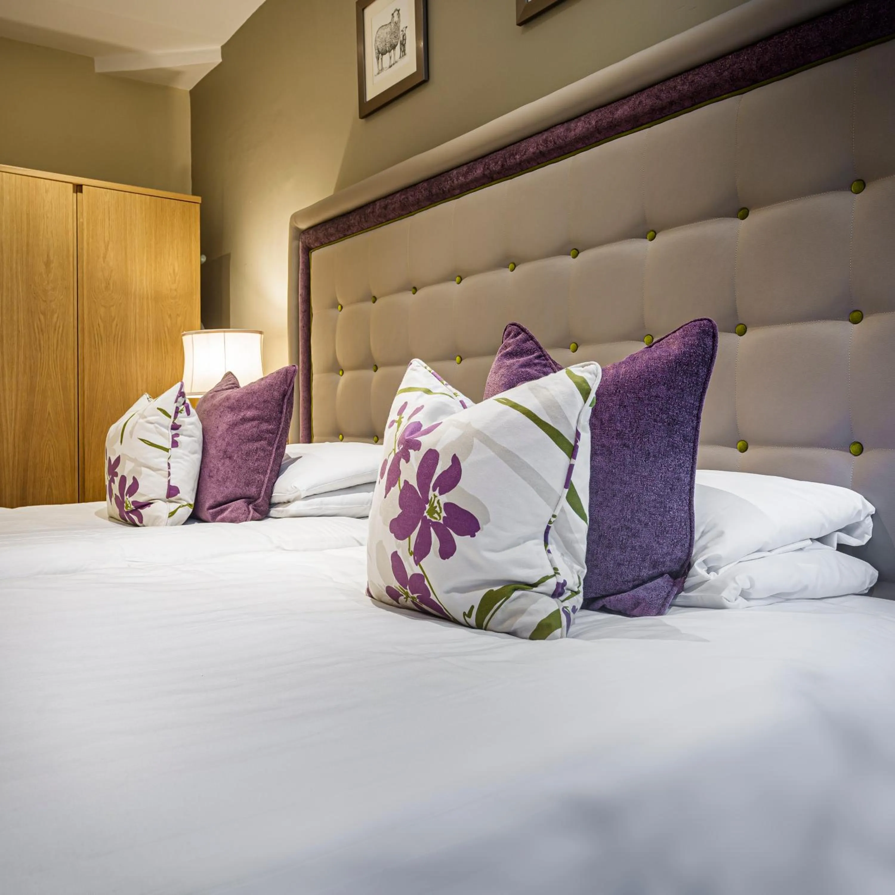 Bed in The Royal Oak Hotel, Welshpool - The Coaching Inn Group