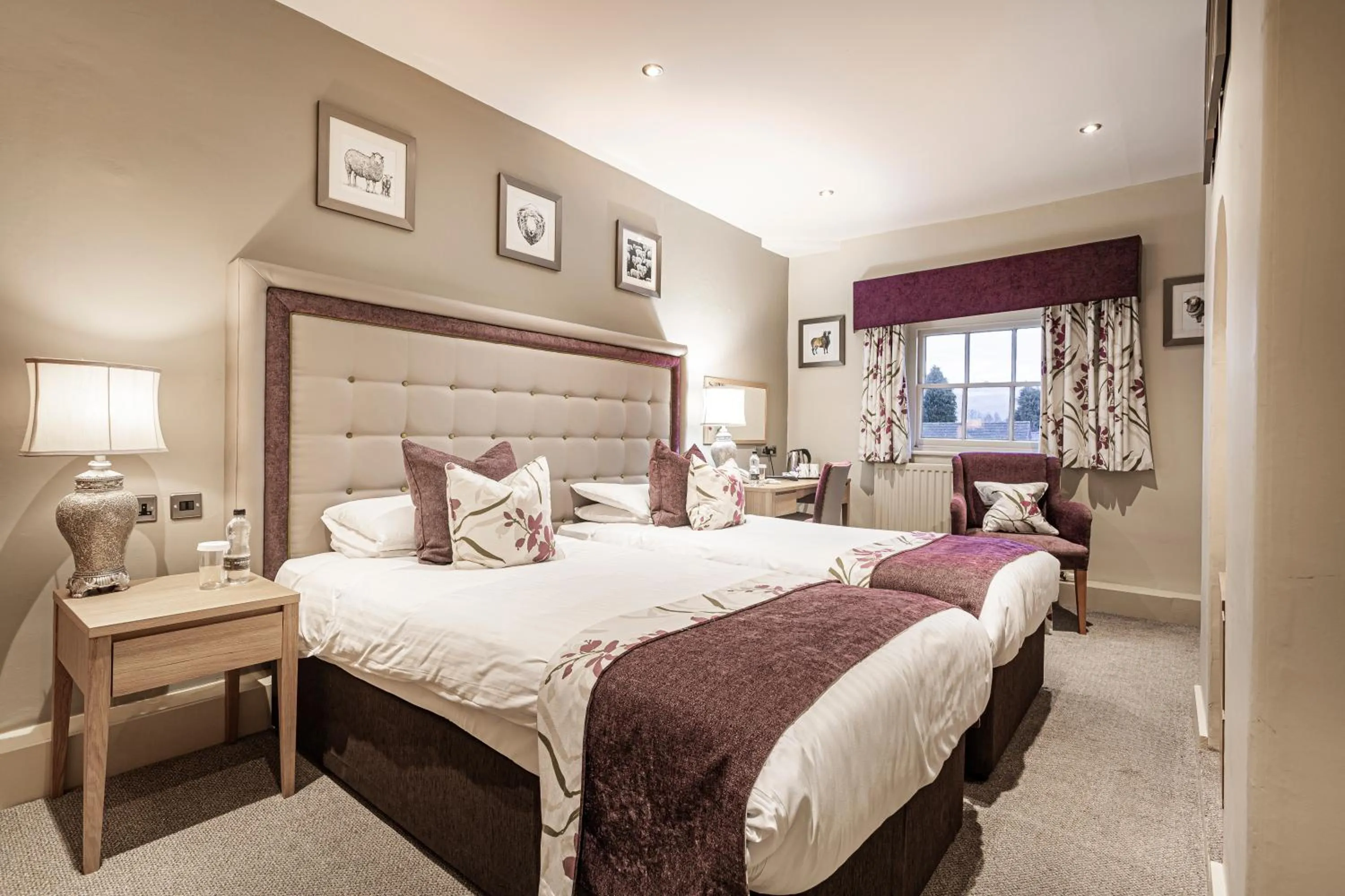 Bedroom, Bed in The Royal Oak Hotel, Welshpool - The Coaching Inn Group