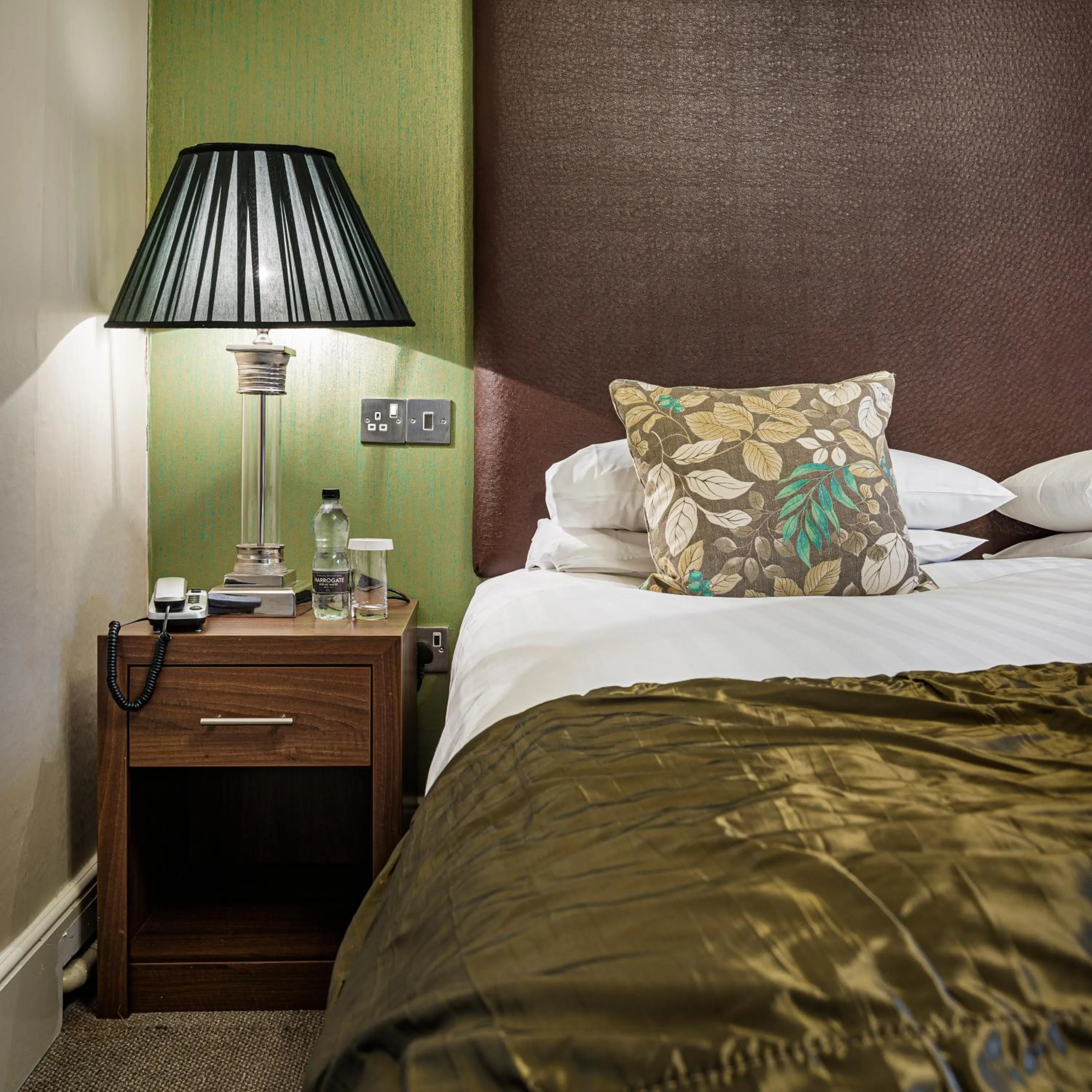 Bed in The Royal Oak Hotel, Welshpool - The Coaching Inn Group