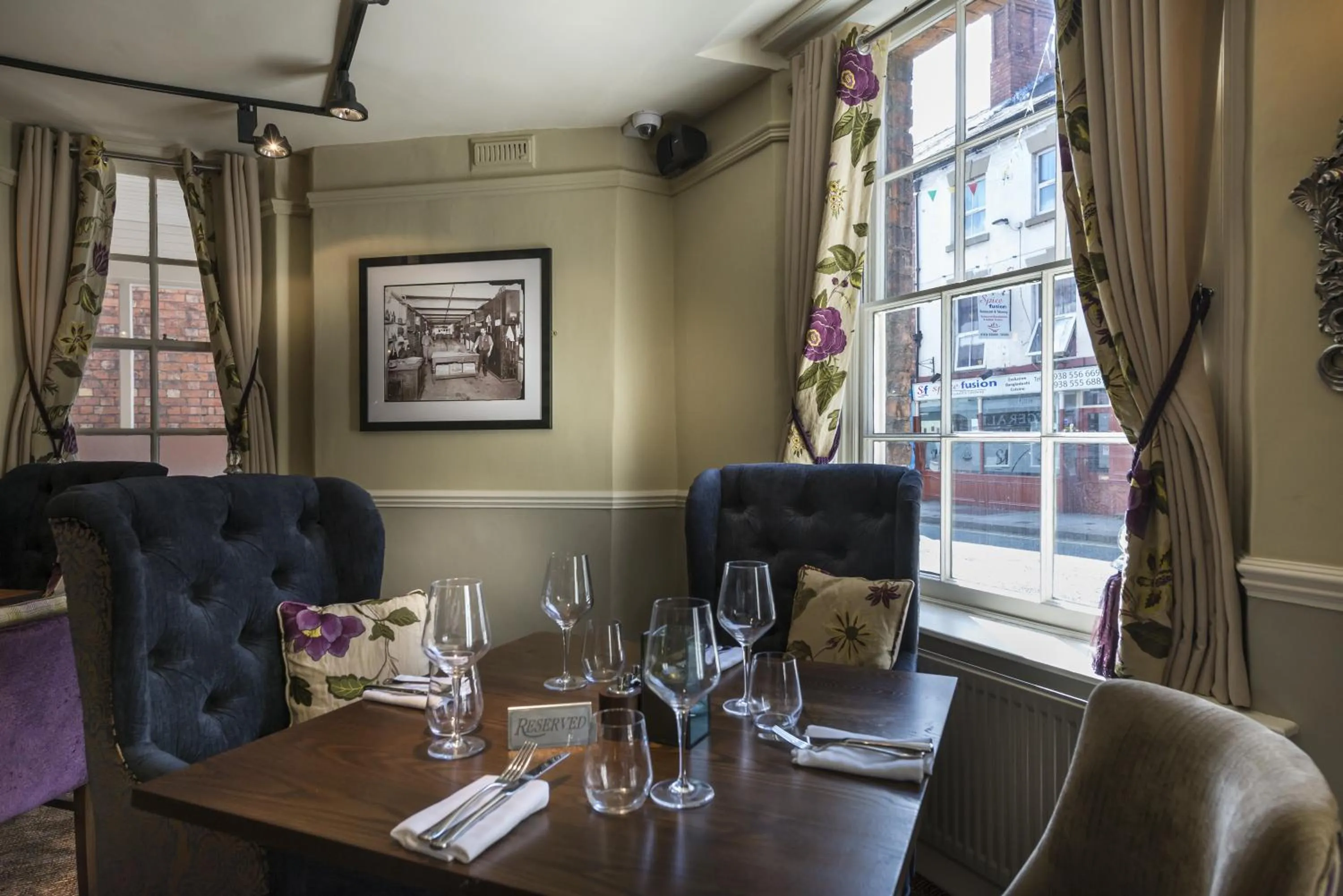 Restaurant/places to eat in The Royal Oak Hotel, Welshpool - The Coaching Inn Group