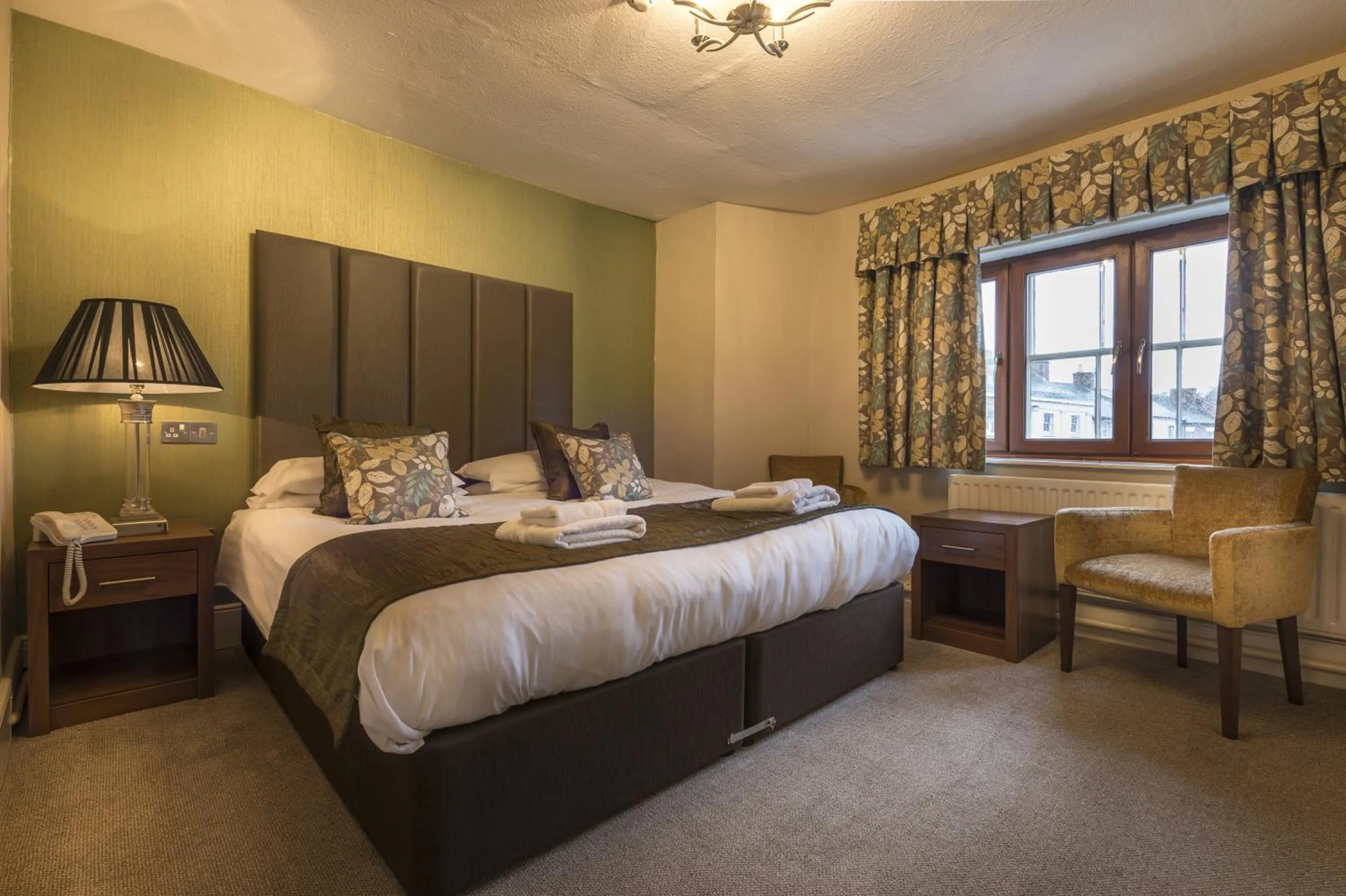 Bedroom, Bed in The Royal Oak Hotel, Welshpool - The Coaching Inn Group