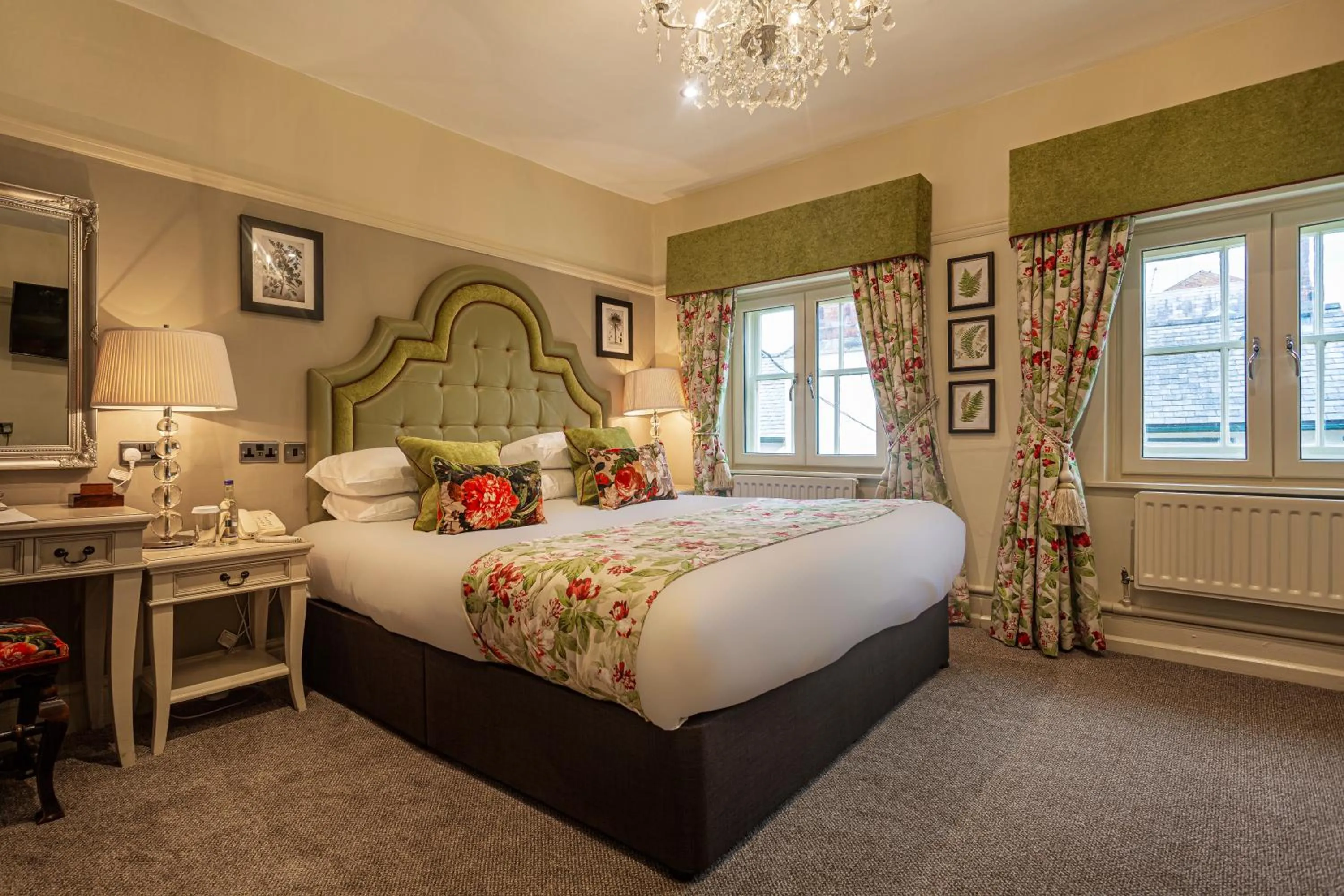 Bed in The Royal Oak Hotel, Welshpool - The Coaching Inn Group