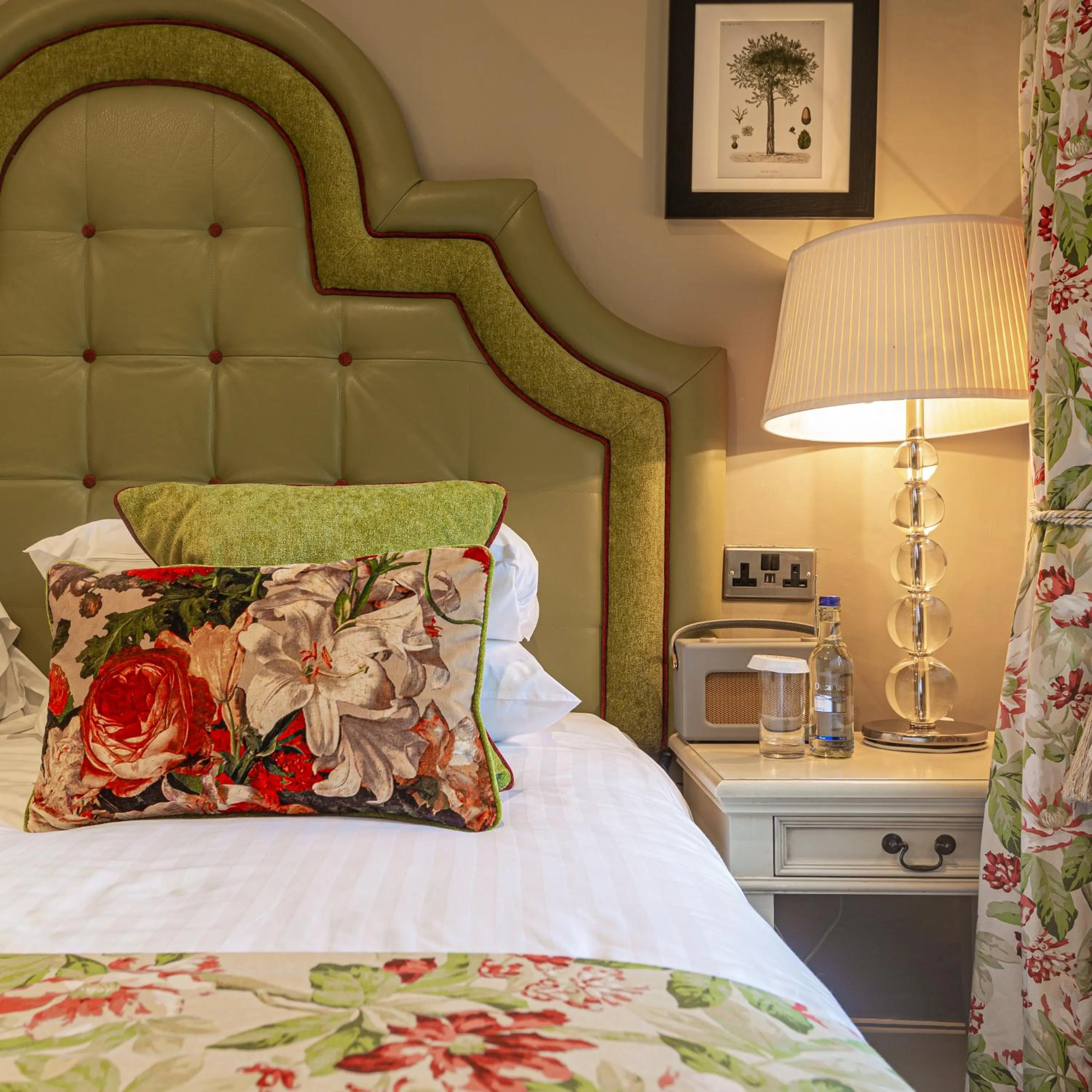 Bed in The Royal Oak Hotel, Welshpool - The Coaching Inn Group