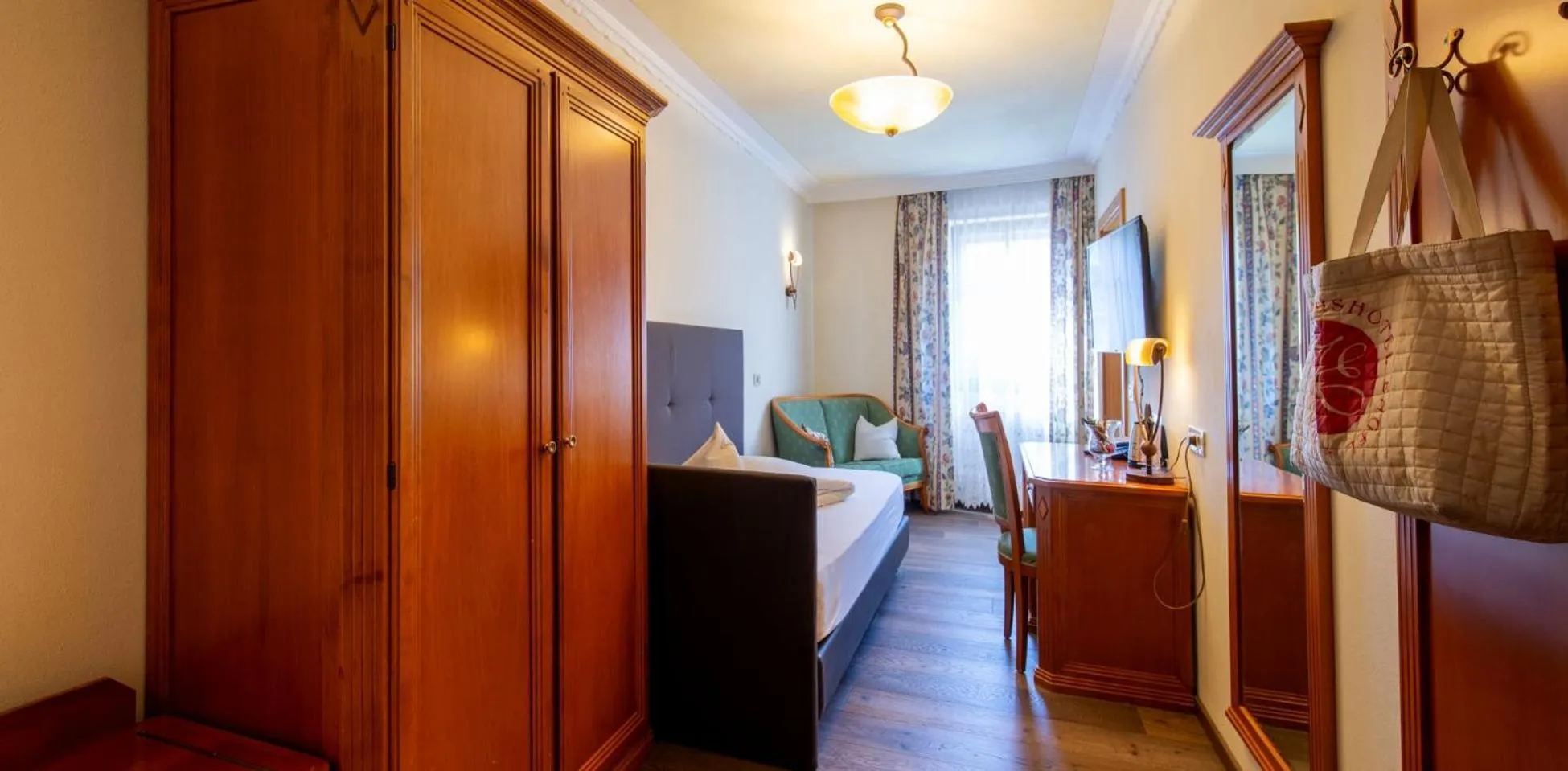 Photo of the whole room in Hotel Engel