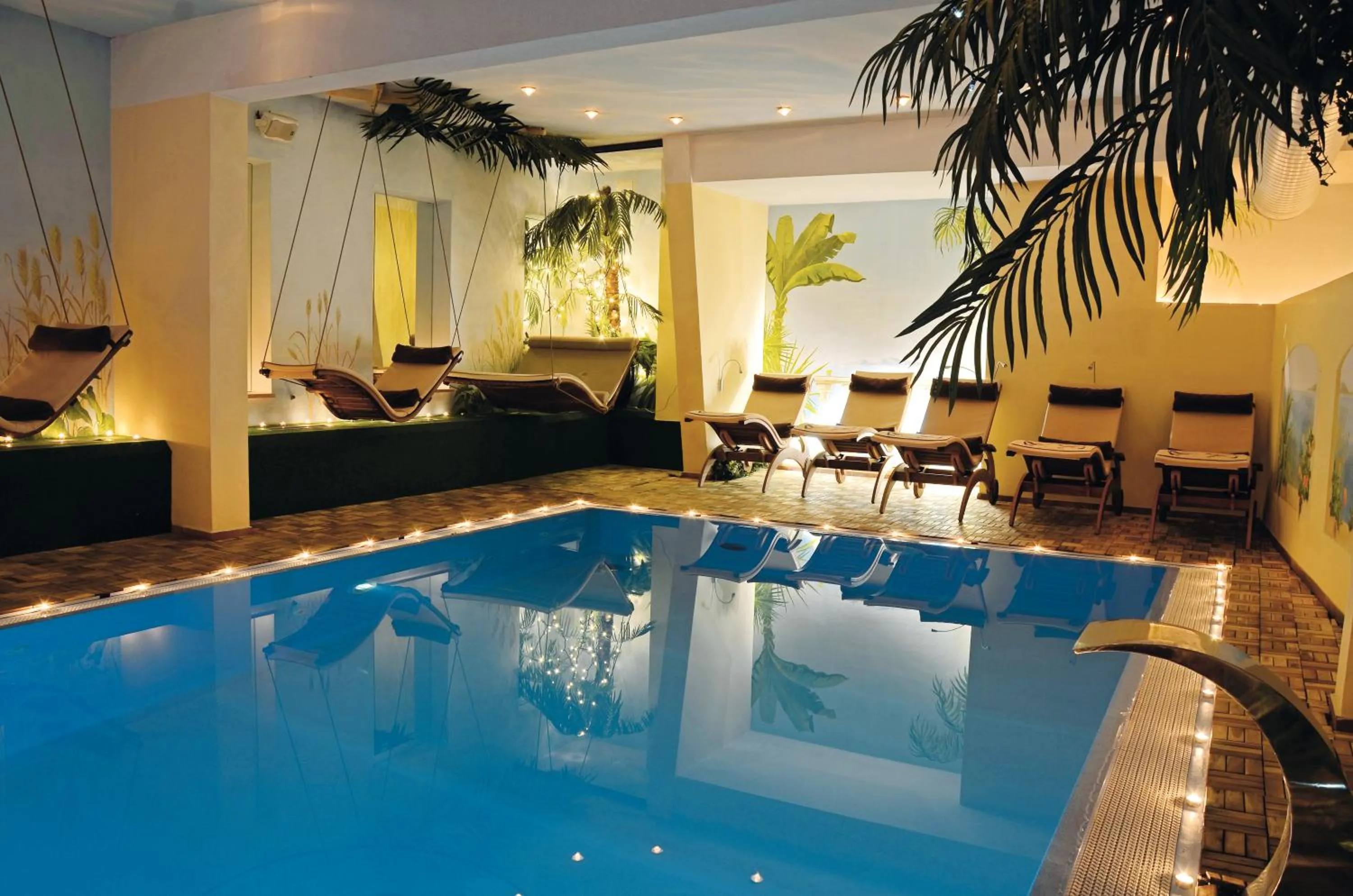 Swimming pool in Hotel Engel