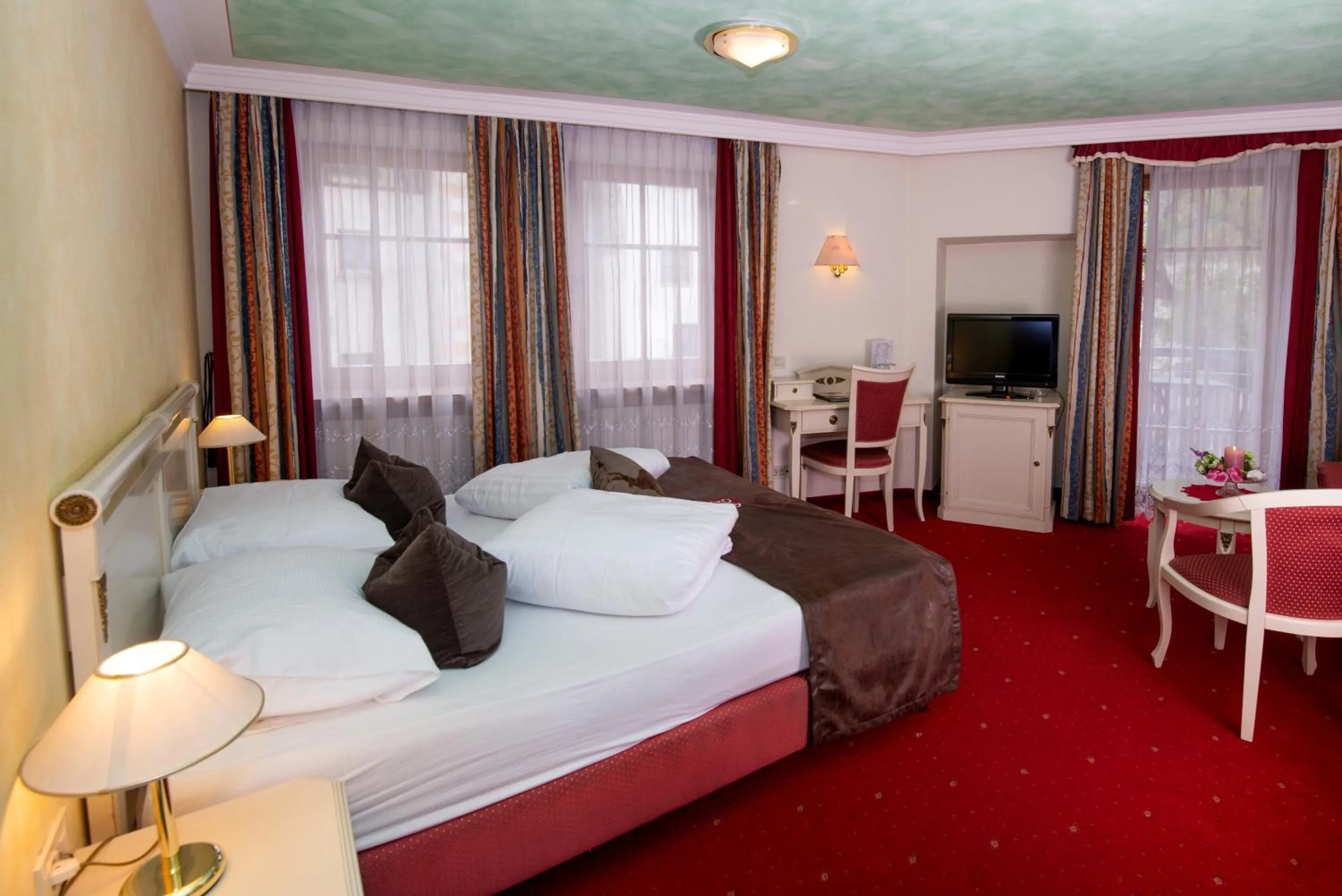 Photo of the whole room, Bed in Hotel Engel