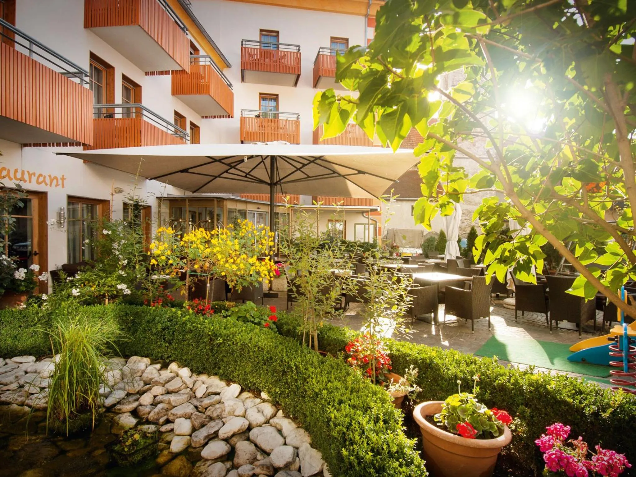 Restaurant/places to eat in Hotel Engel