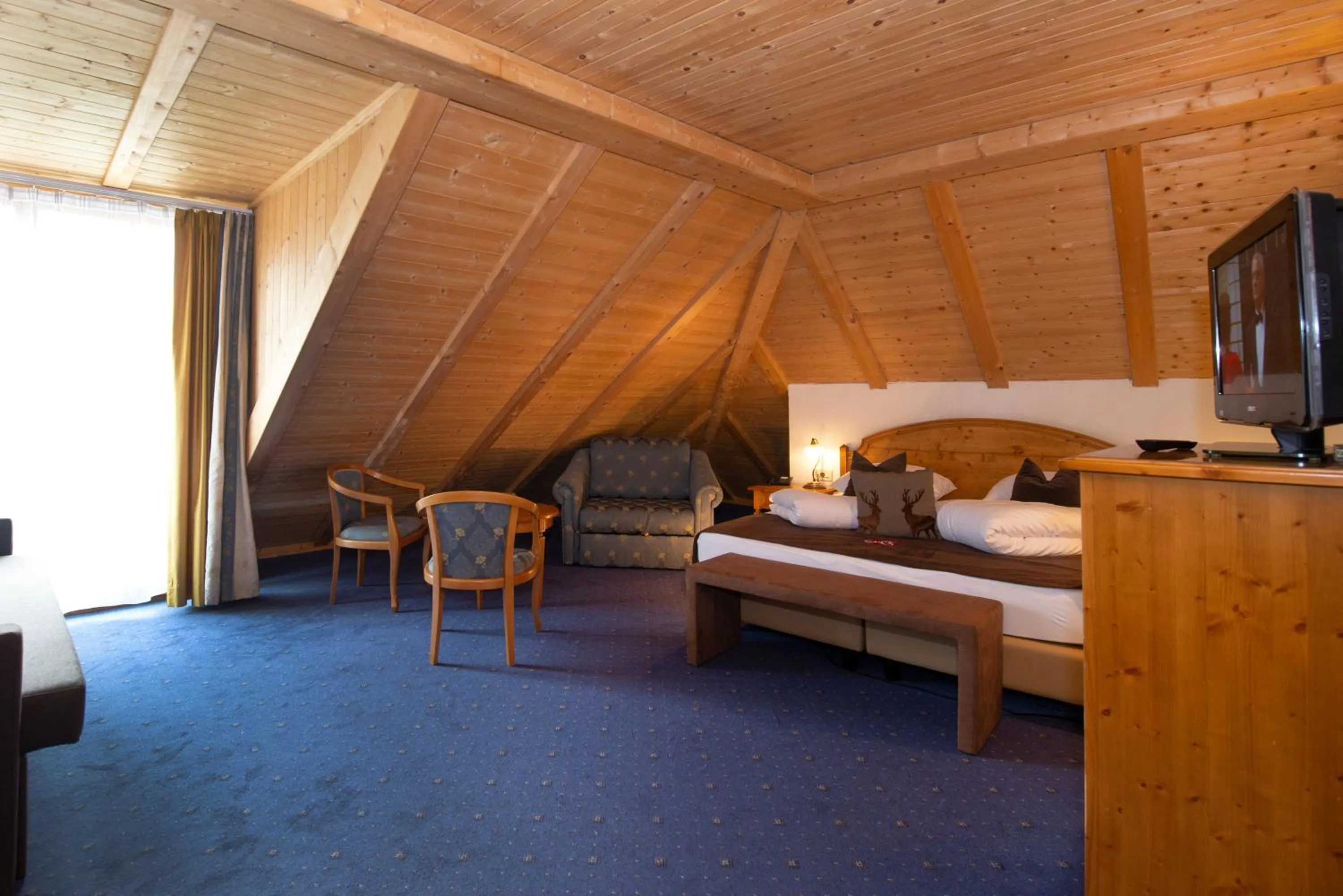 Photo of the whole room, Bed in Hotel Engel