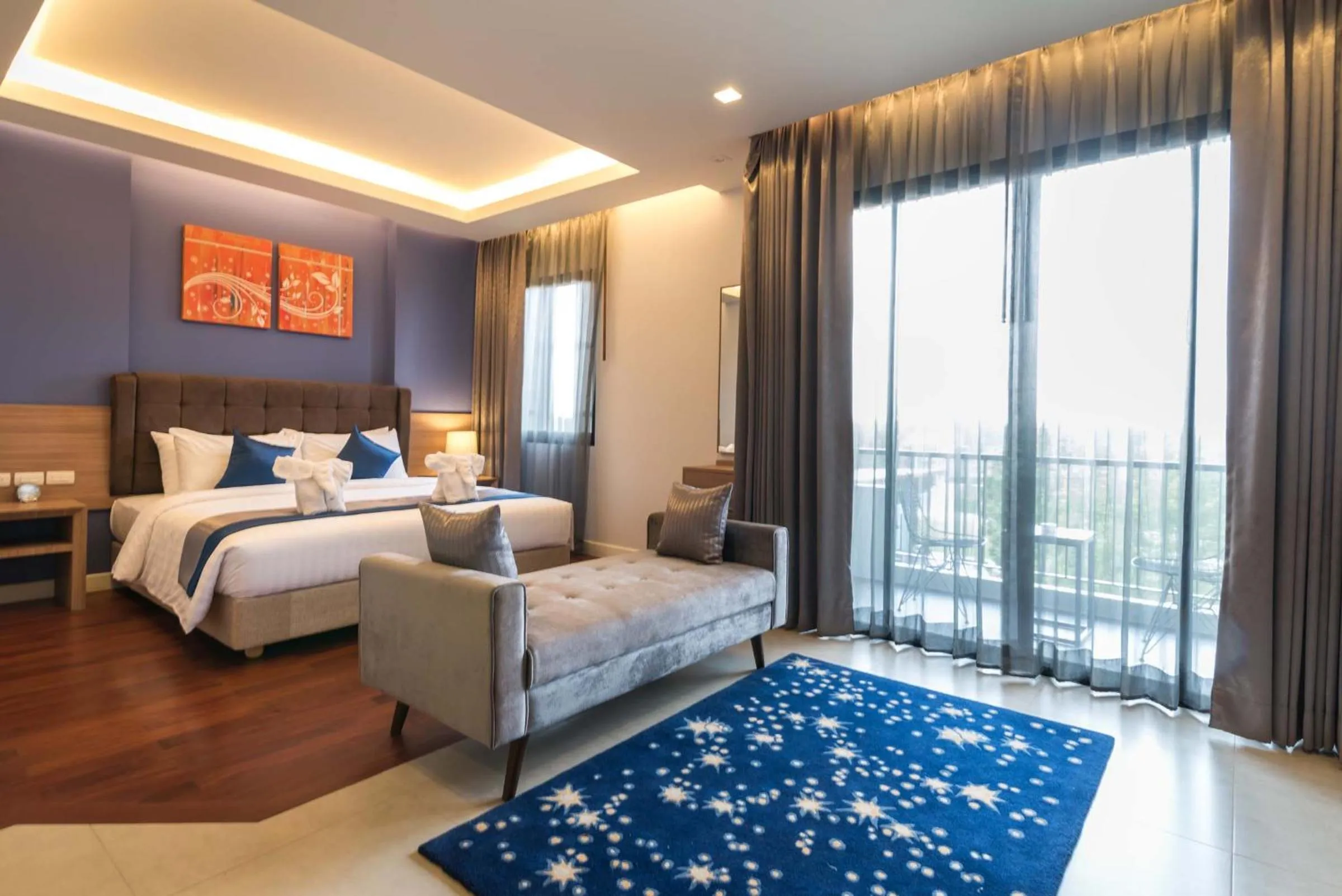 Photo of the whole room, Bed in Green Ville Laguna Hotel