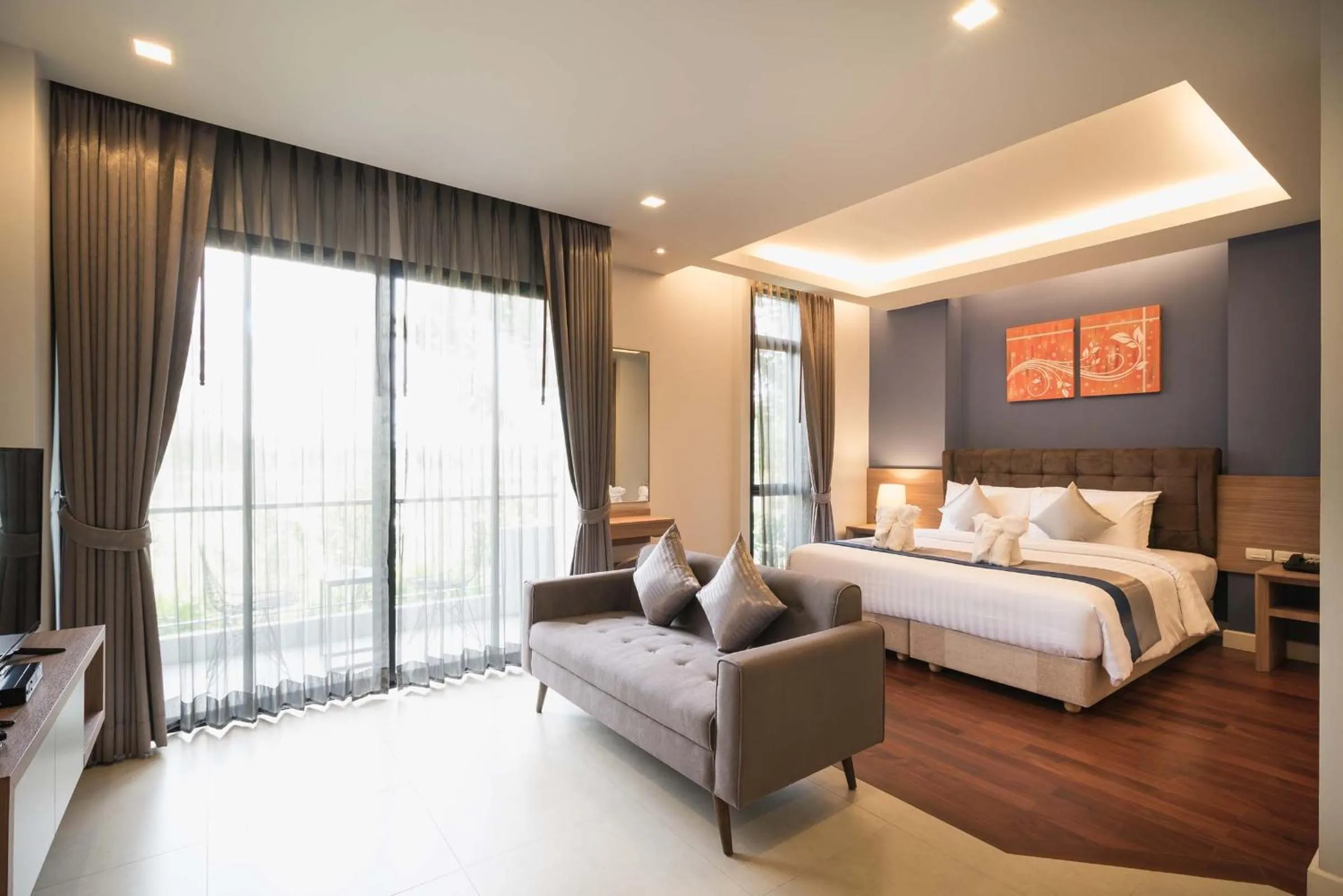 Photo of the whole room, Bed in Green Ville Laguna Hotel