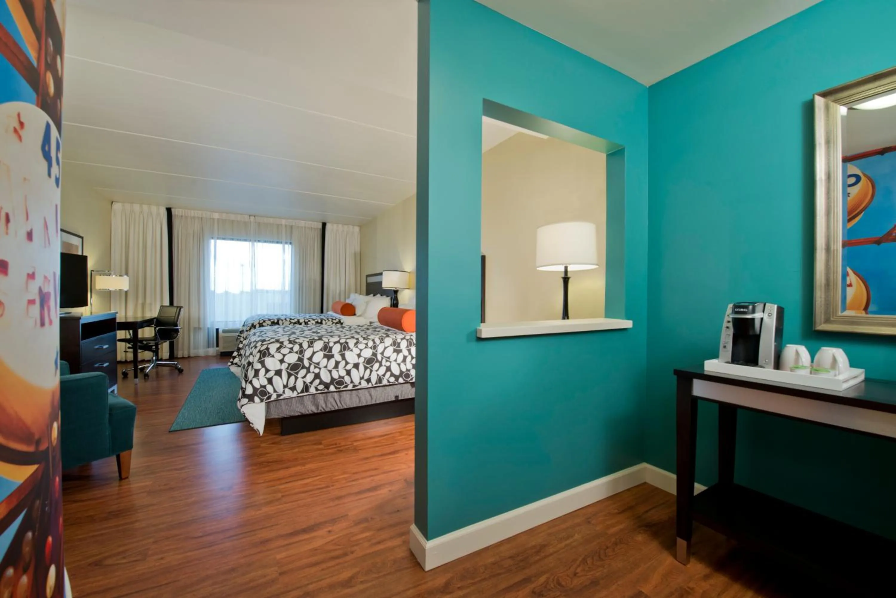 Photo of the whole room, Bed in Hotel Indigo Atlanta Airport College Park by IHG